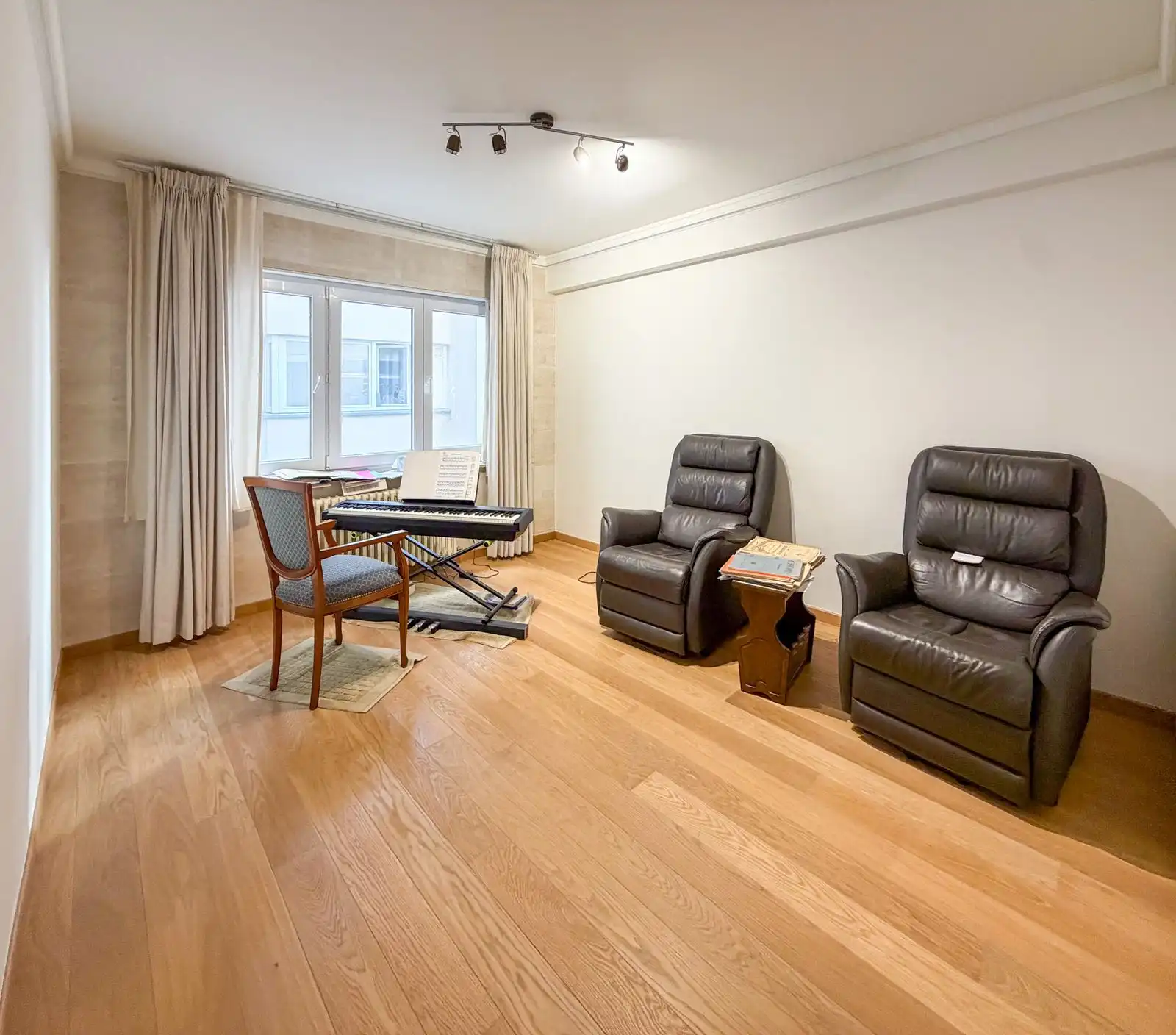 Prachtig ruim appartement met frontaal zeezicht in top-residentie foto 10