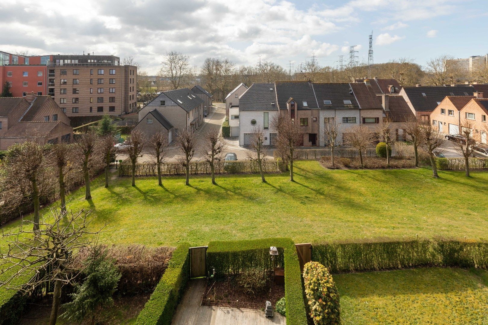 Ruim appartement met zonneterras, twee slaapkamers en gemeenschappelijke tuin in de aller beste buurt: Kristus-Koning! foto 4