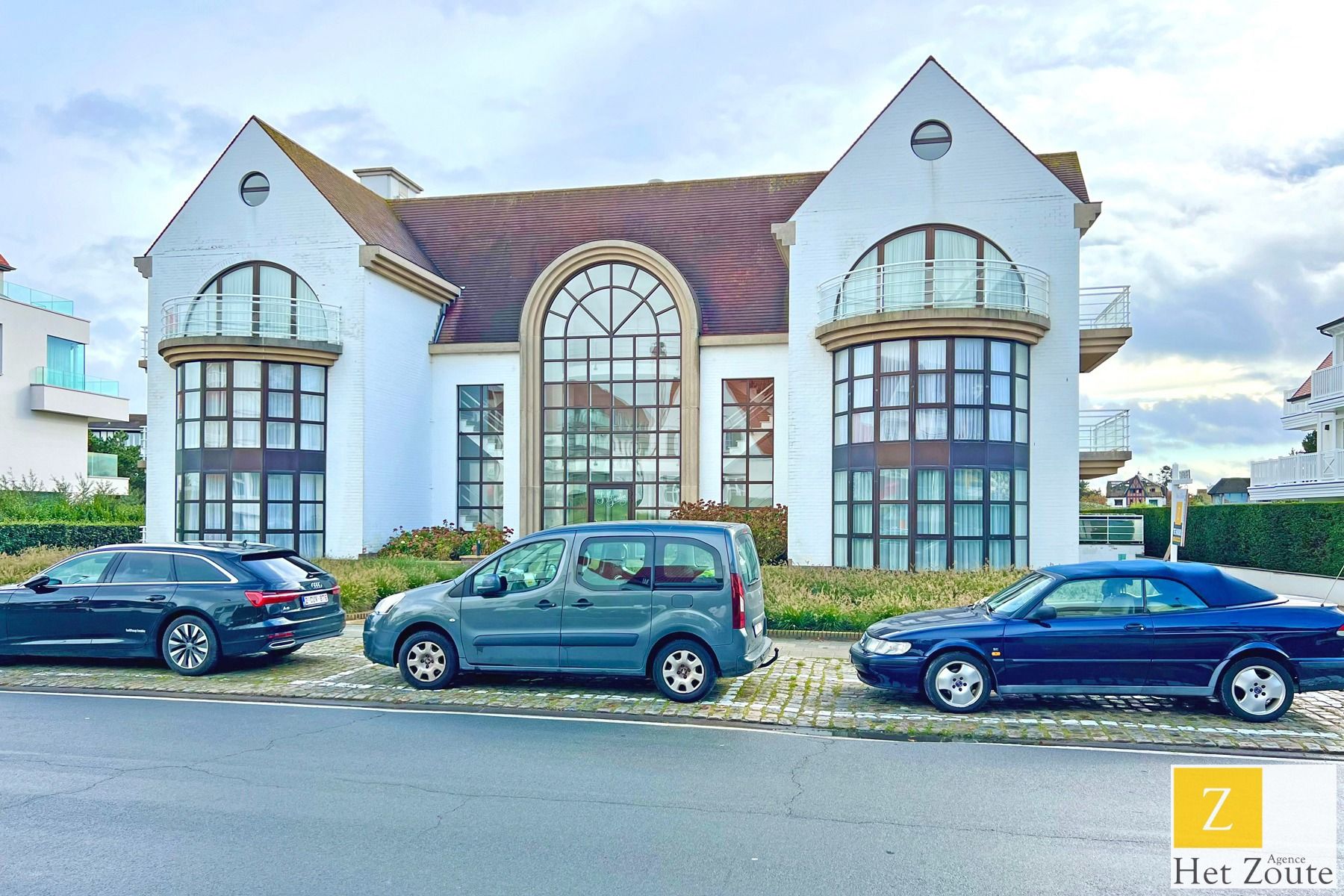 Ruime garagebox gelegen aan de minigolf te Knokke-Het Zoute foto 1