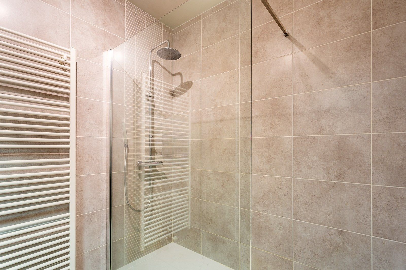 Instapklaar 3-slaapkamer appartement met tuin en moderne afwerking foto 19