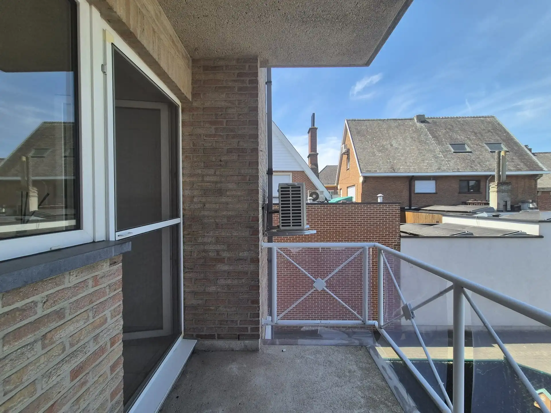 Ruim appartement met 2 slaapkamers, groot terras en garage foto 13