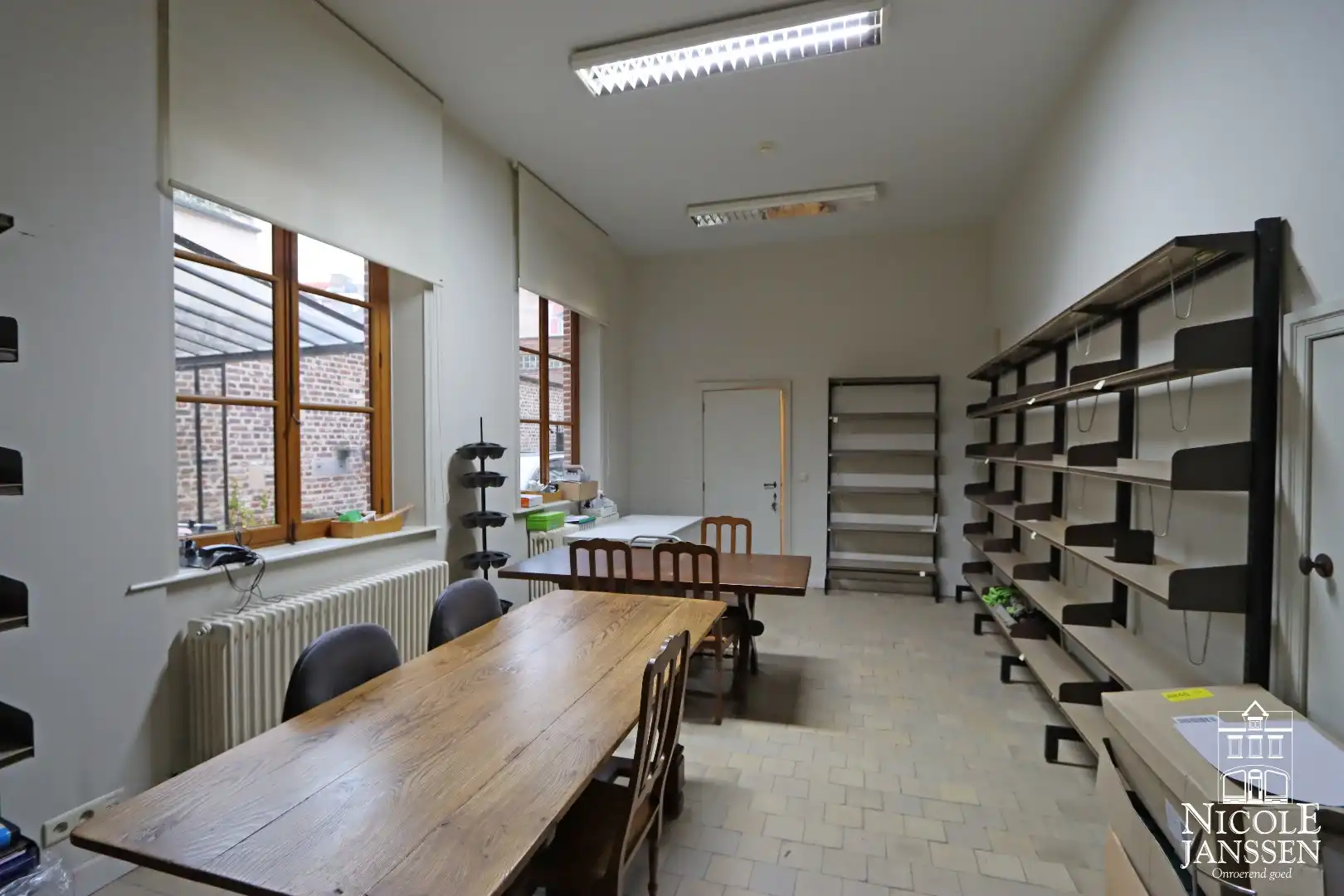 Gelijkvloers handelspand/kantoorruimte foto 13