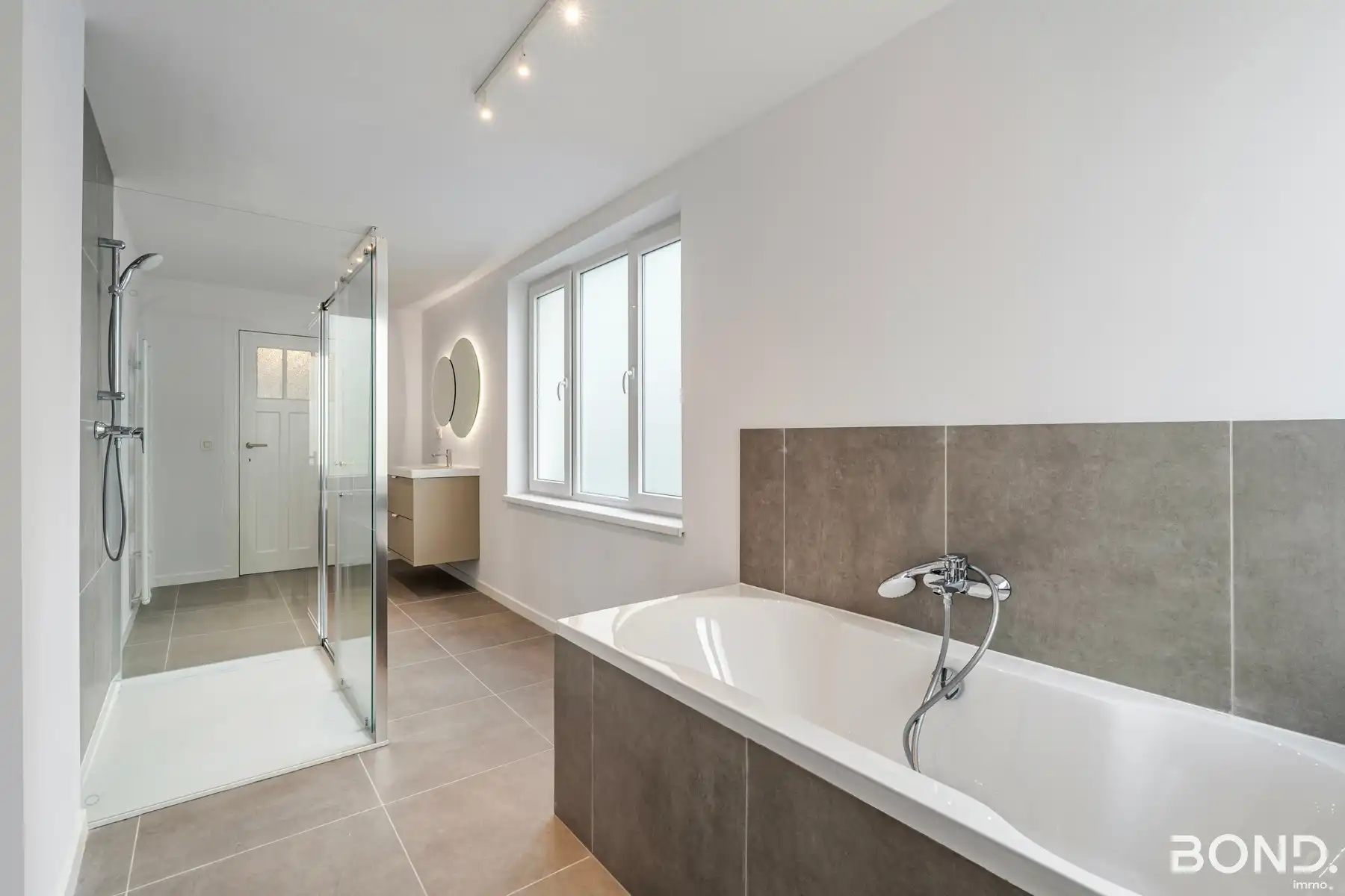 Herenwoning met 6 slaapkamers foto 14
