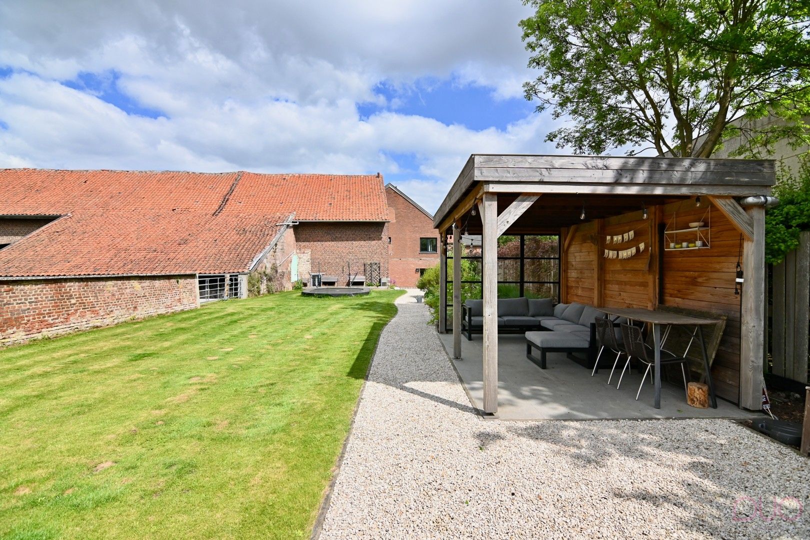 Exclusieve charmante vierkantshoeve in Gingelom met 5 slaapkamers,  drie afzonderlijke vakantiewoningen, grote schuur en achterliggende weide foto 45