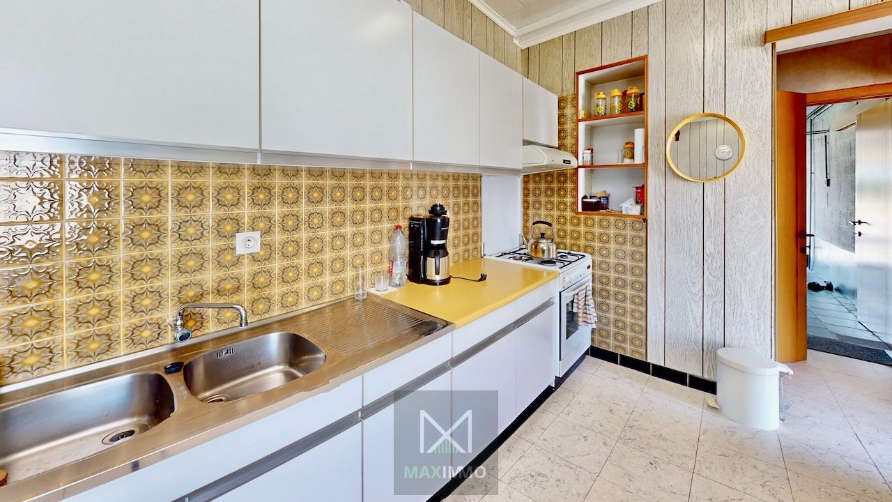 Te renoveren woning met potentieel op toplocatie in Wevelgem foto 8