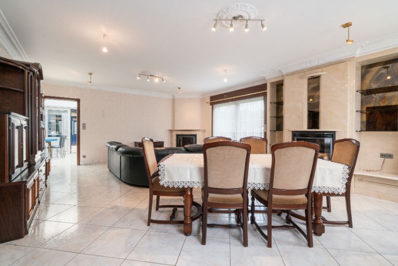 Ruime Instapklare woning 4 slaapkamers ! foto 6