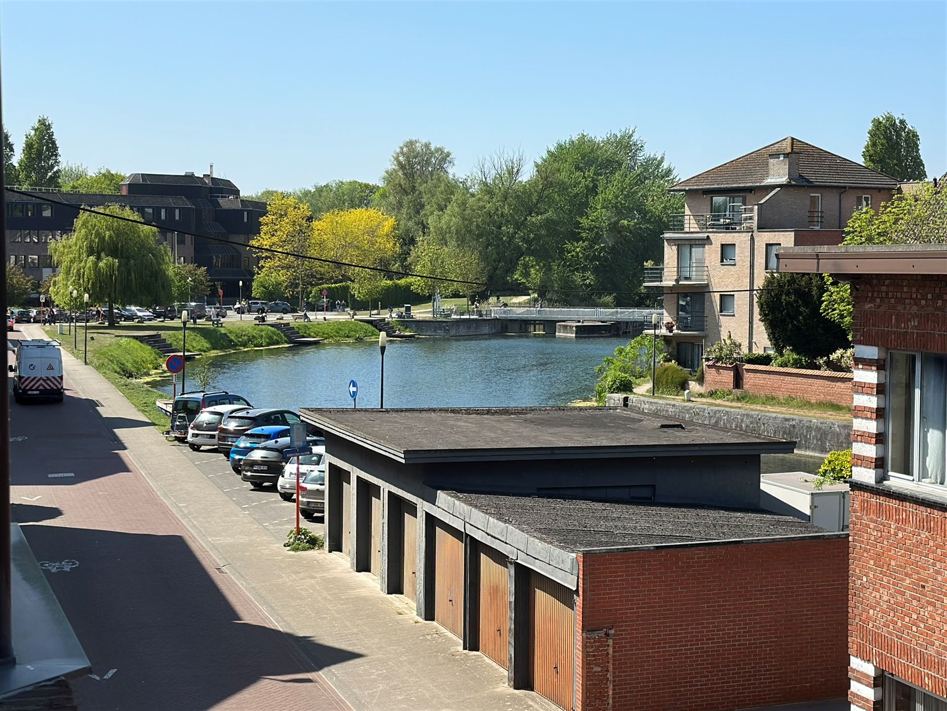 appartement met garage en zonnig terras in hartje Dendermonde foto 8