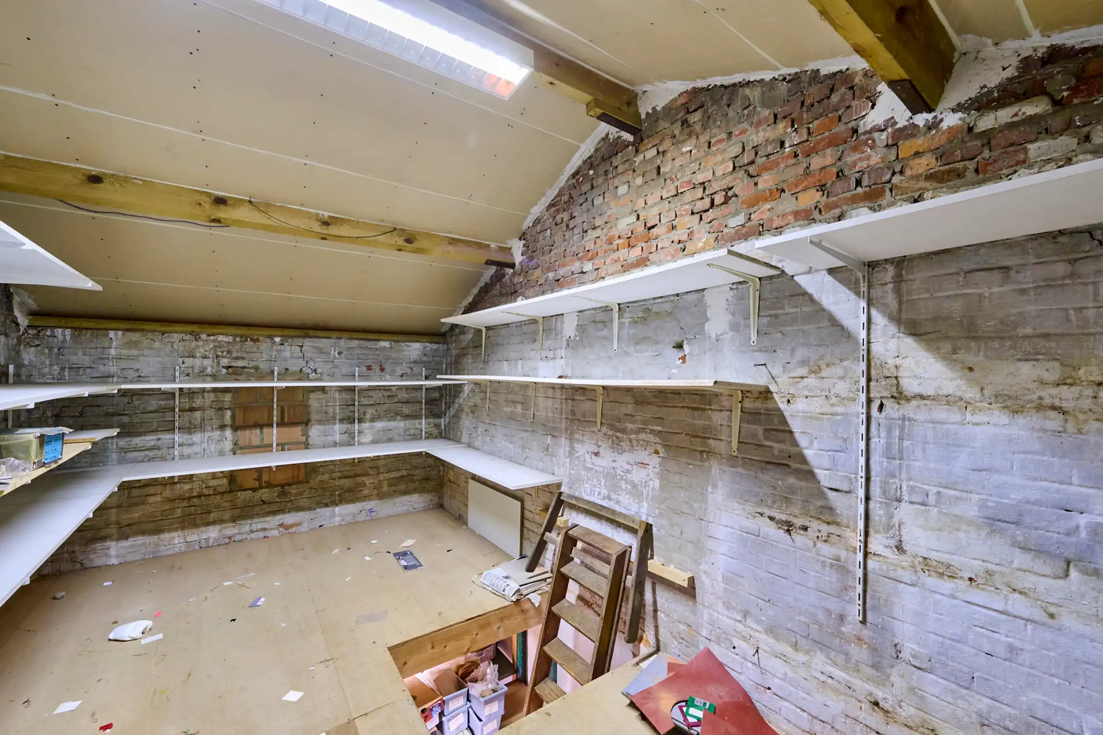 Ruim handelspand met bovenliggend appartement foto 11