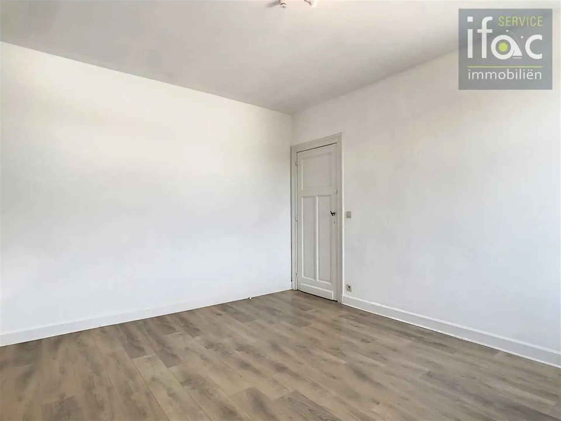 Gerenoveerde 4 slaapkamer woning in centrum Tervuren foto 13