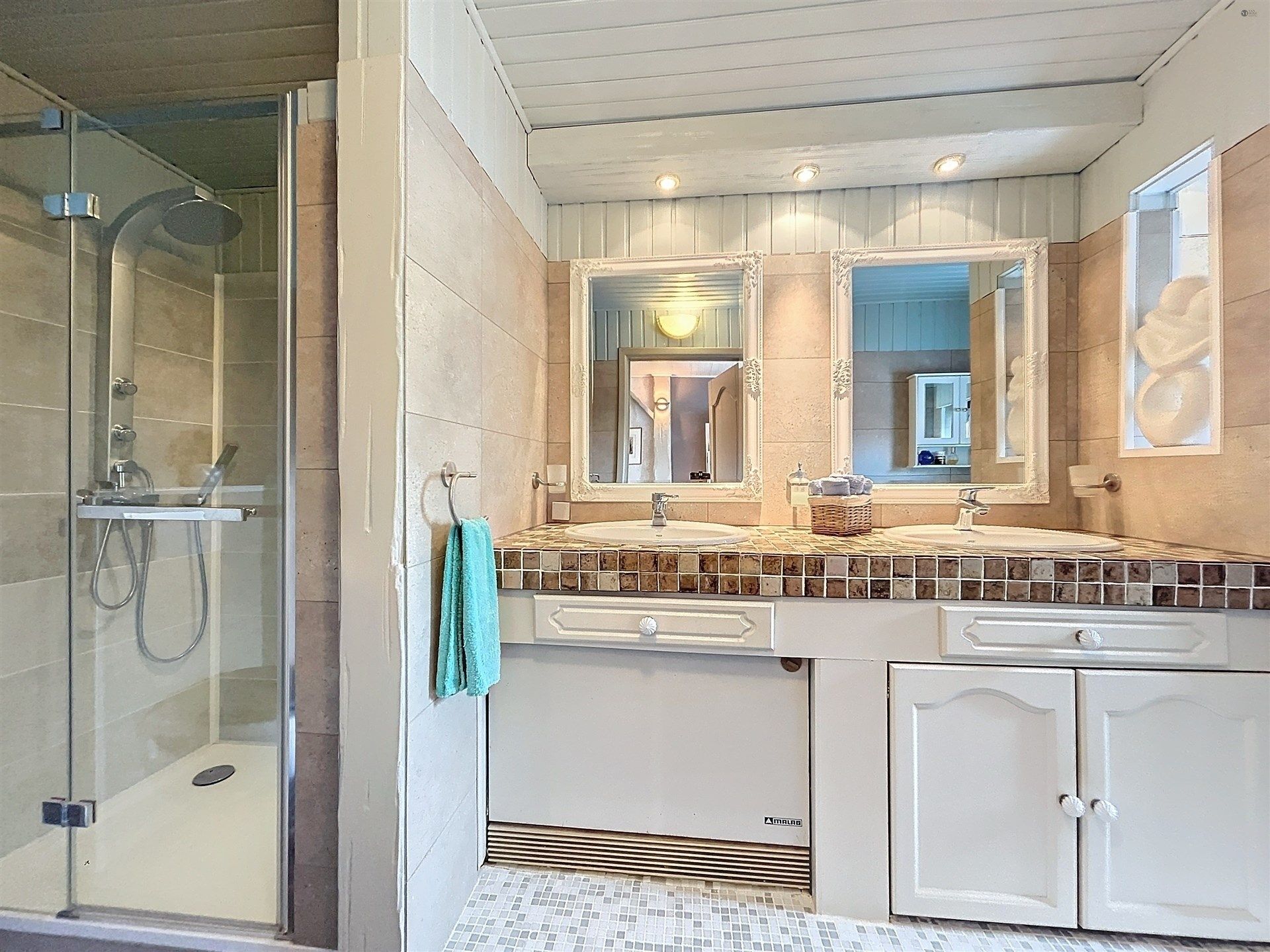 Instapklare energiezuinige woning met 4 slp en garage  foto 13