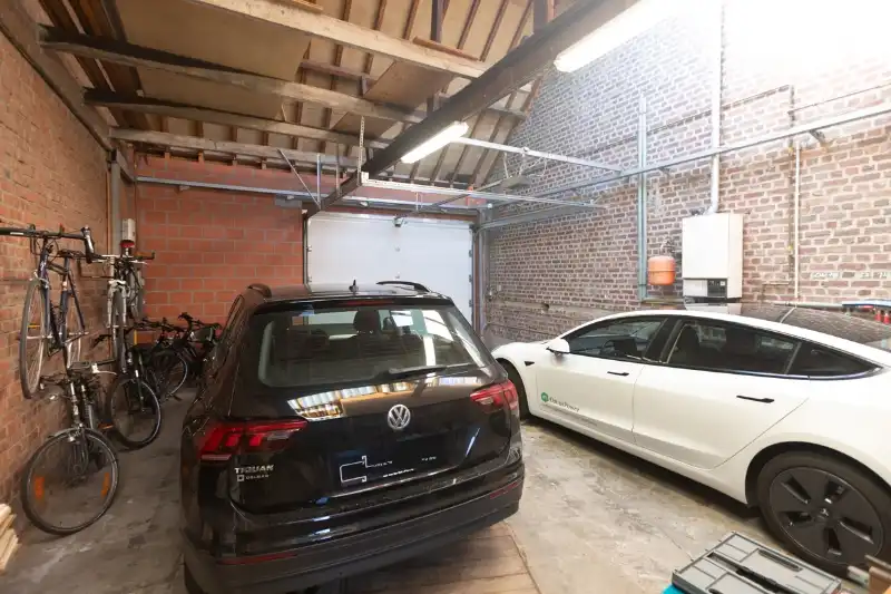 Ruime, luxueus ingerichte woning met 3 slaapkamers, grote garage (klein magazijntje), grote tuin...(energielabel D, zonnepanelen,...) foto 17