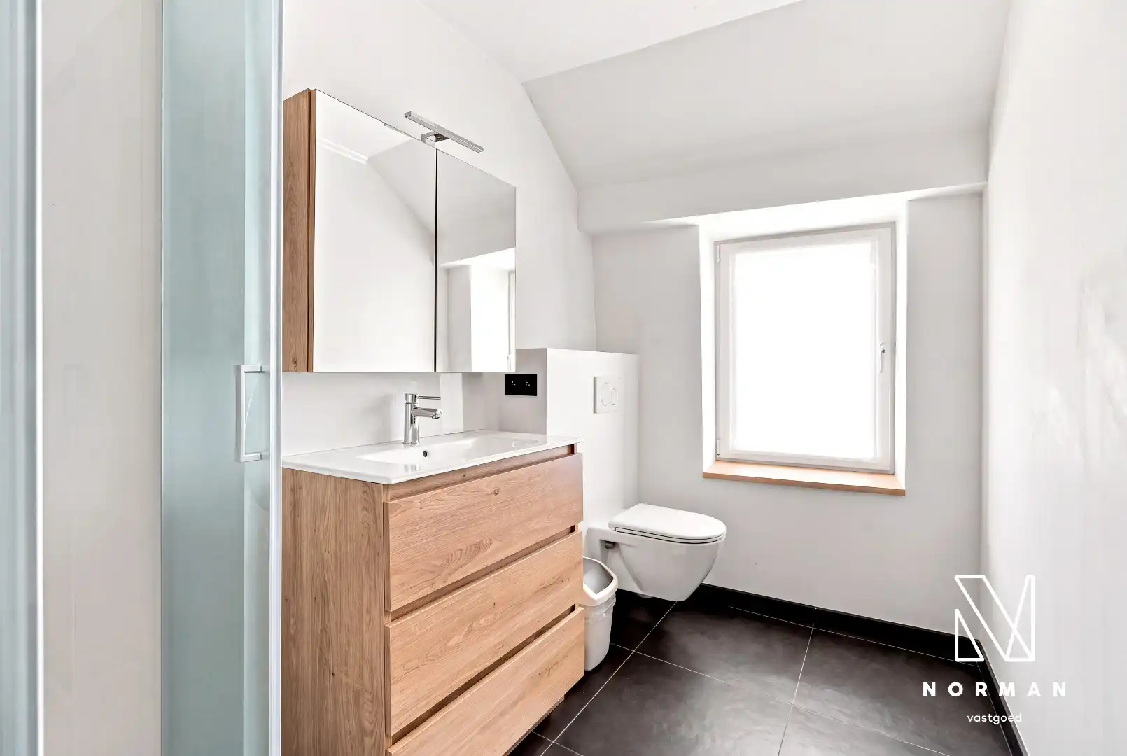 Multifunctioneel gebouw (wonen - werken - opslag) op commerciële ligging te Kortrijk foto 14