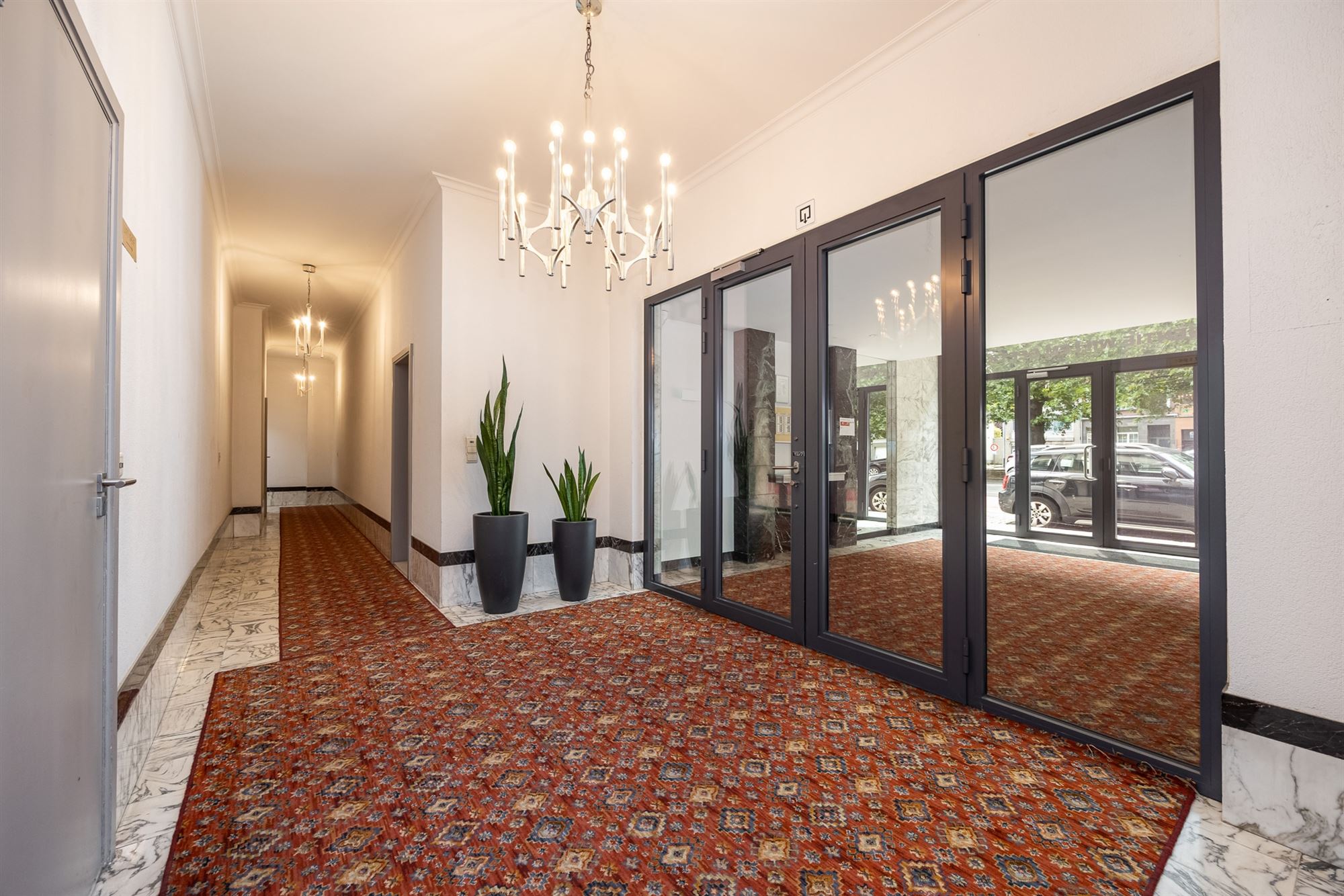 Te renoveren appartement met twee slaapkamers en terras foto 18