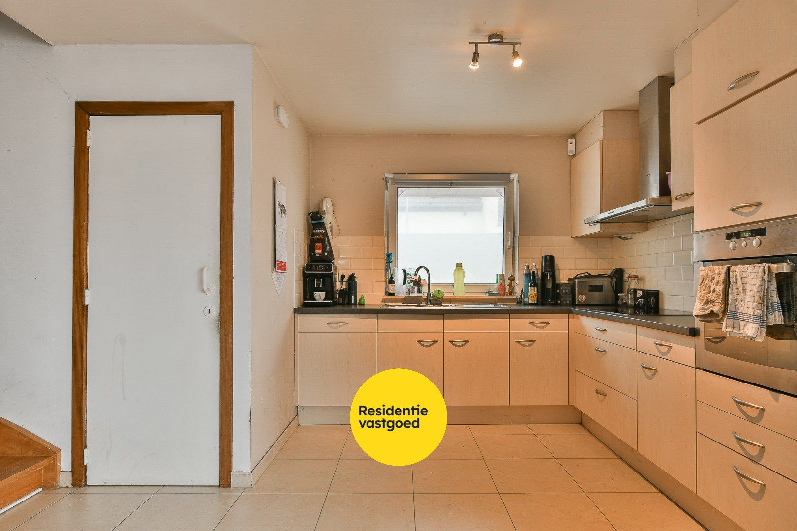 Ruim duplex appartement met tuin en inclusief garage te Eernegem foto 5