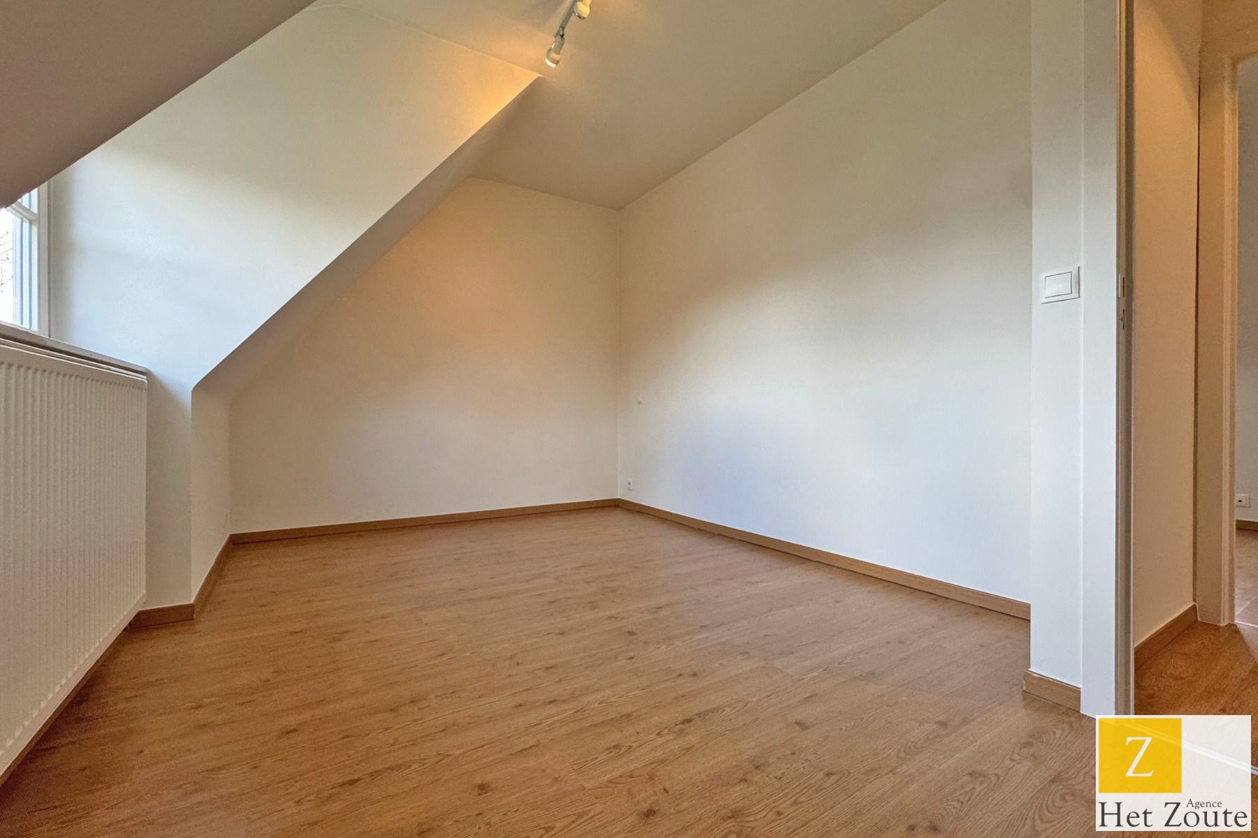 Opgefriste woning met tuin in het hartje van Ramskapelle foto 17