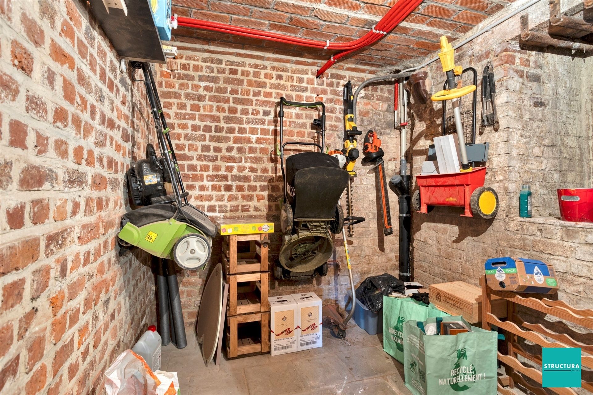 Gerenoveerde woning met 3 kamers en ZW-gerichte tuin foto 25