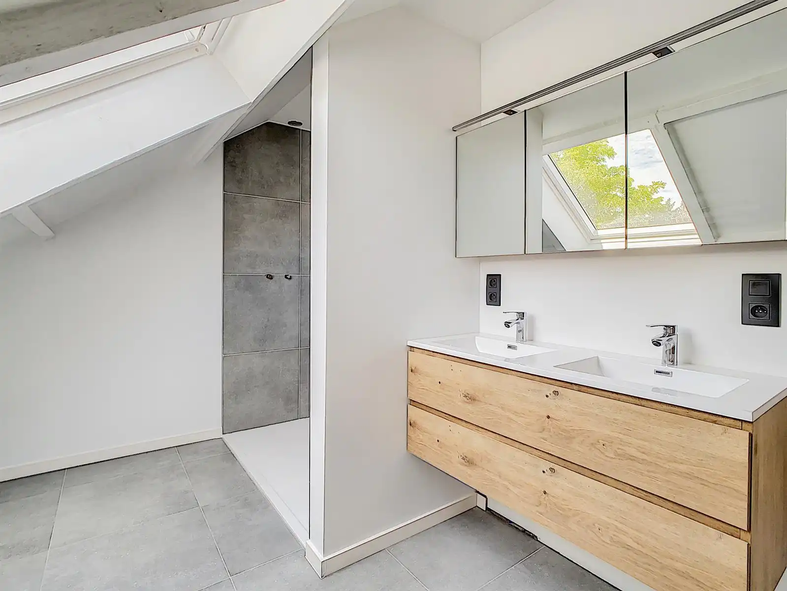 Gerenoveerde woning met terras en tuin in Wetteren! foto 8