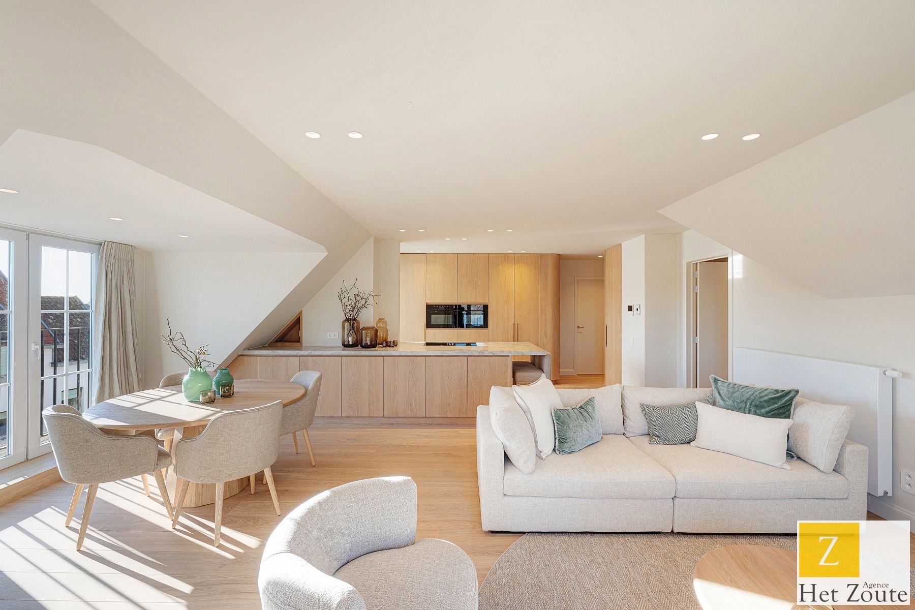 Gezellig appartement met zicht op het Zegemeer te Knokke foto {{pictureIndex}}