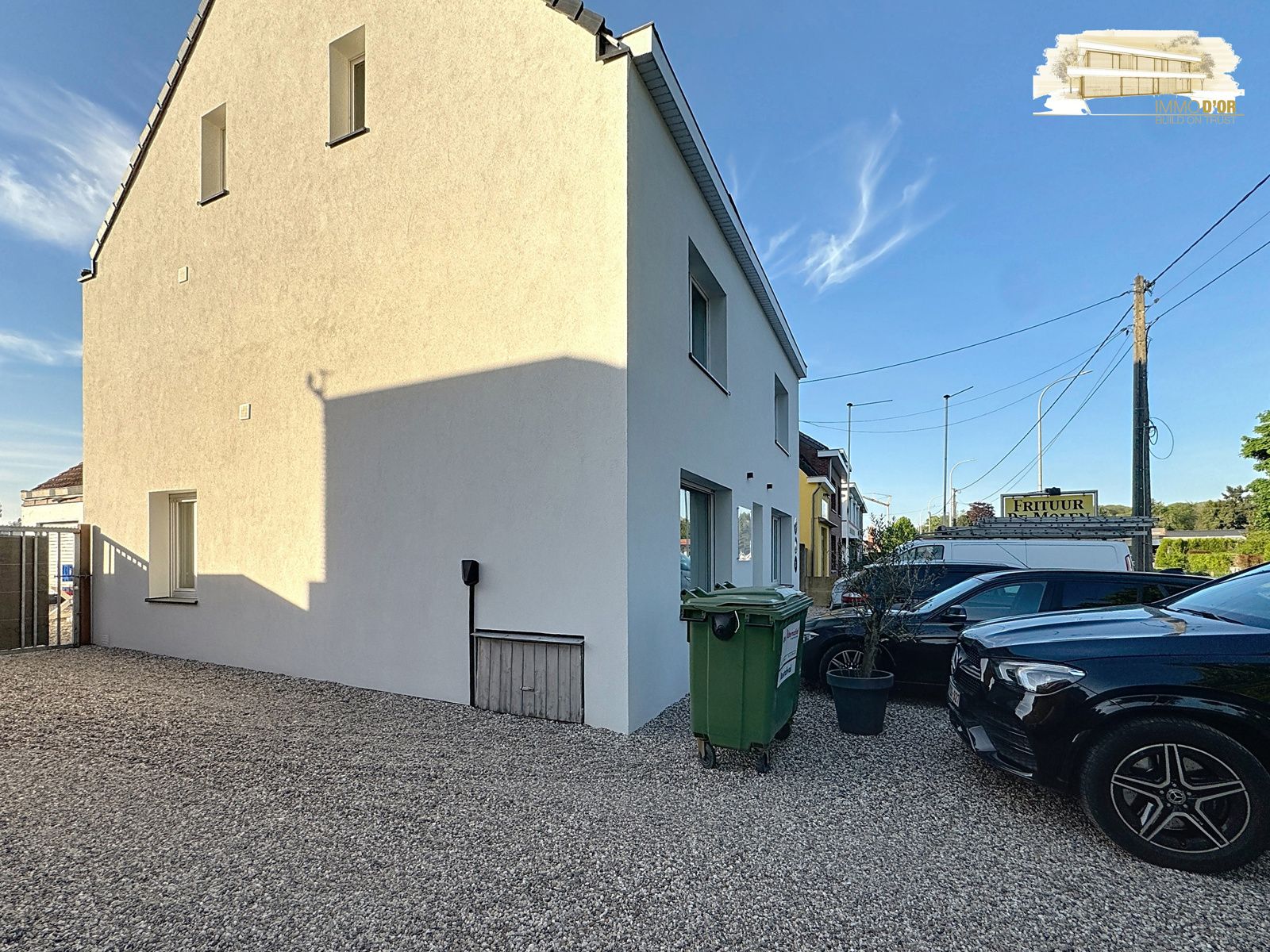 Gerenoveerde handelspand met zonnige tuin + parkeerplaatsen foto 6