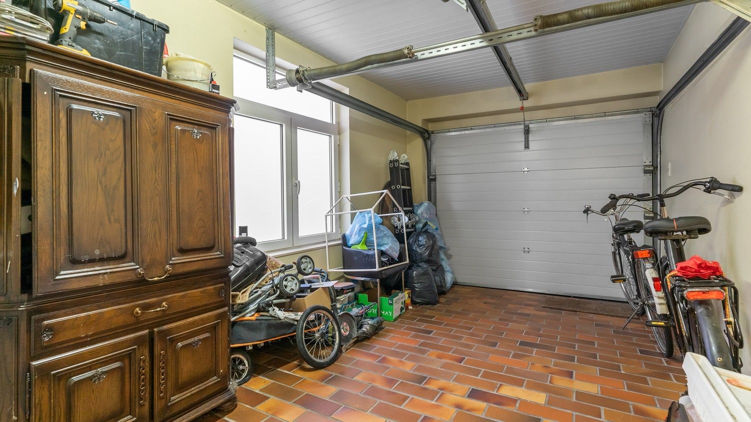 Ruime, rustig gelegen woning met 2 slaapkamers, garage en tuin foto 17