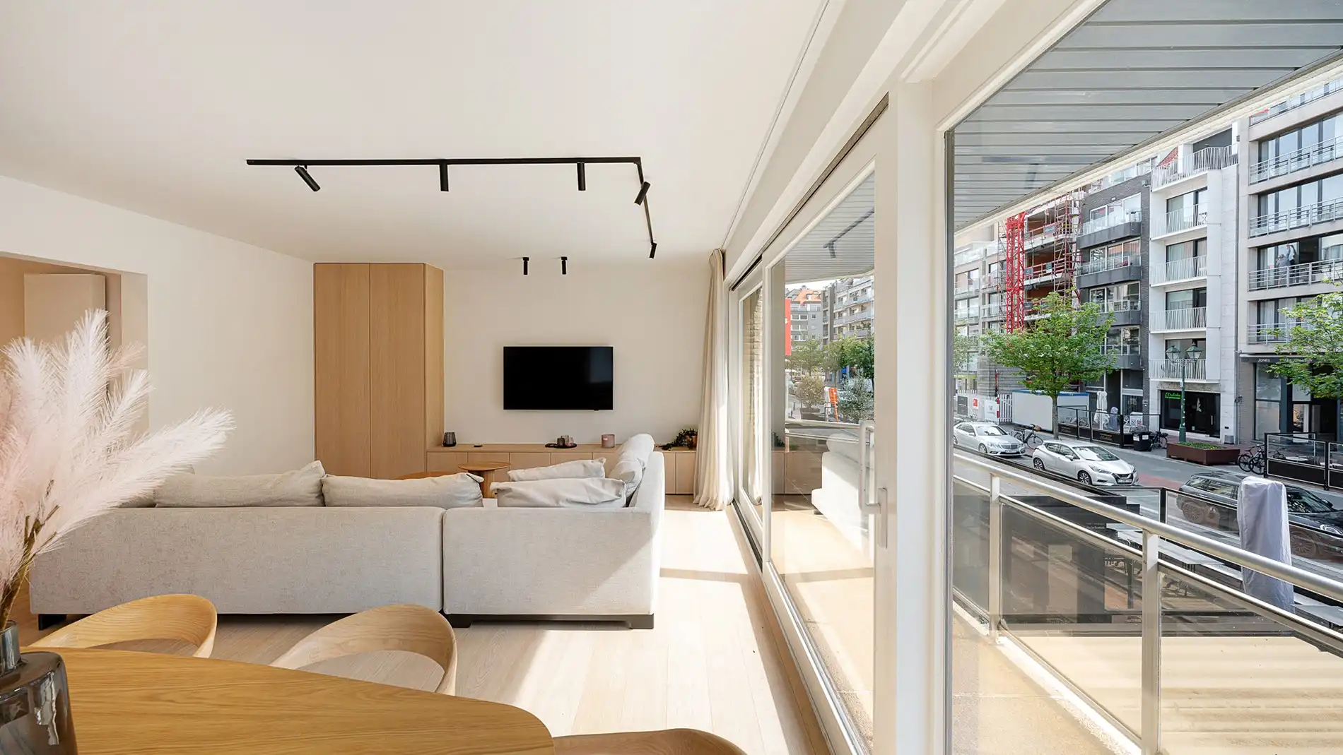 Gerenoveerd hoekappartement met 3 ruime slpks.  foto 9