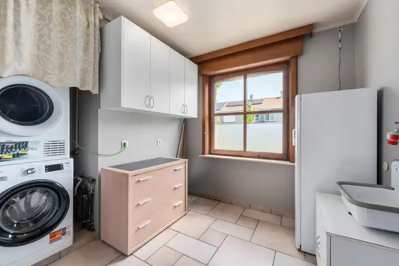Instapklare gezinswoning met 4 slaapkamers en dubbele garage foto 13