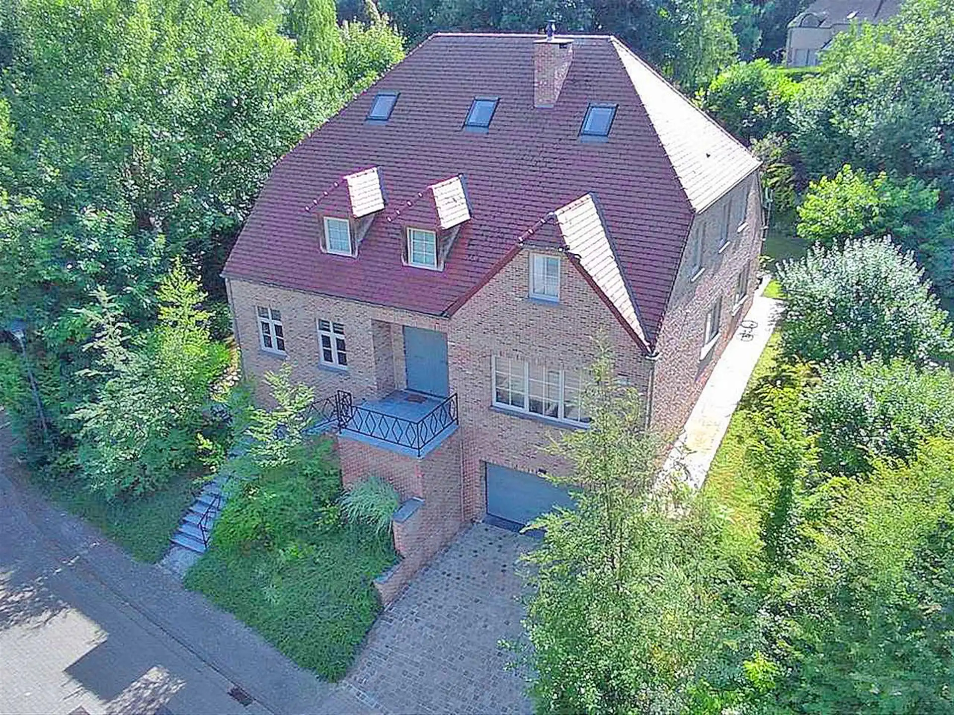 Exclusieve luxevilla op 14,47are TOP-afwerking! foto {{pictureIndex}}