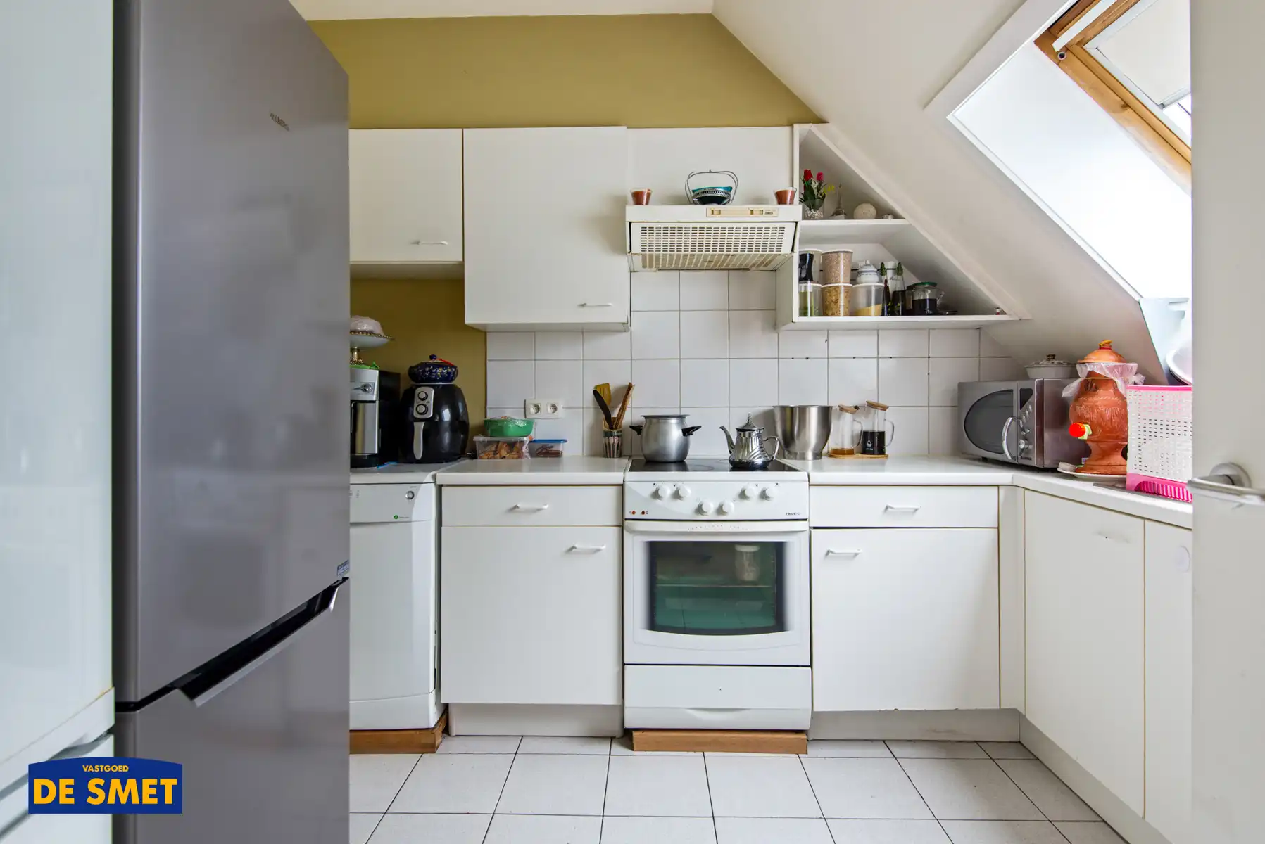 Appartement met 2 slaapkamers en terras pal in centrum  foto 2