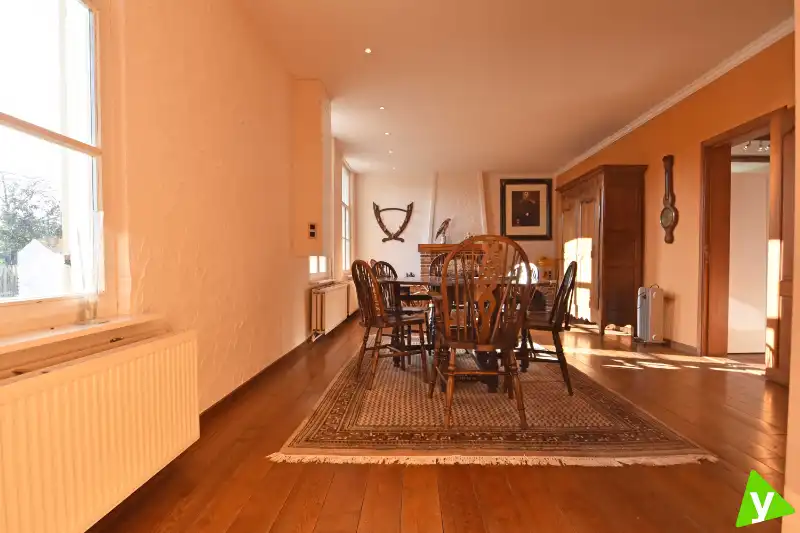 Idyllische woning met prachtige tuin foto 7