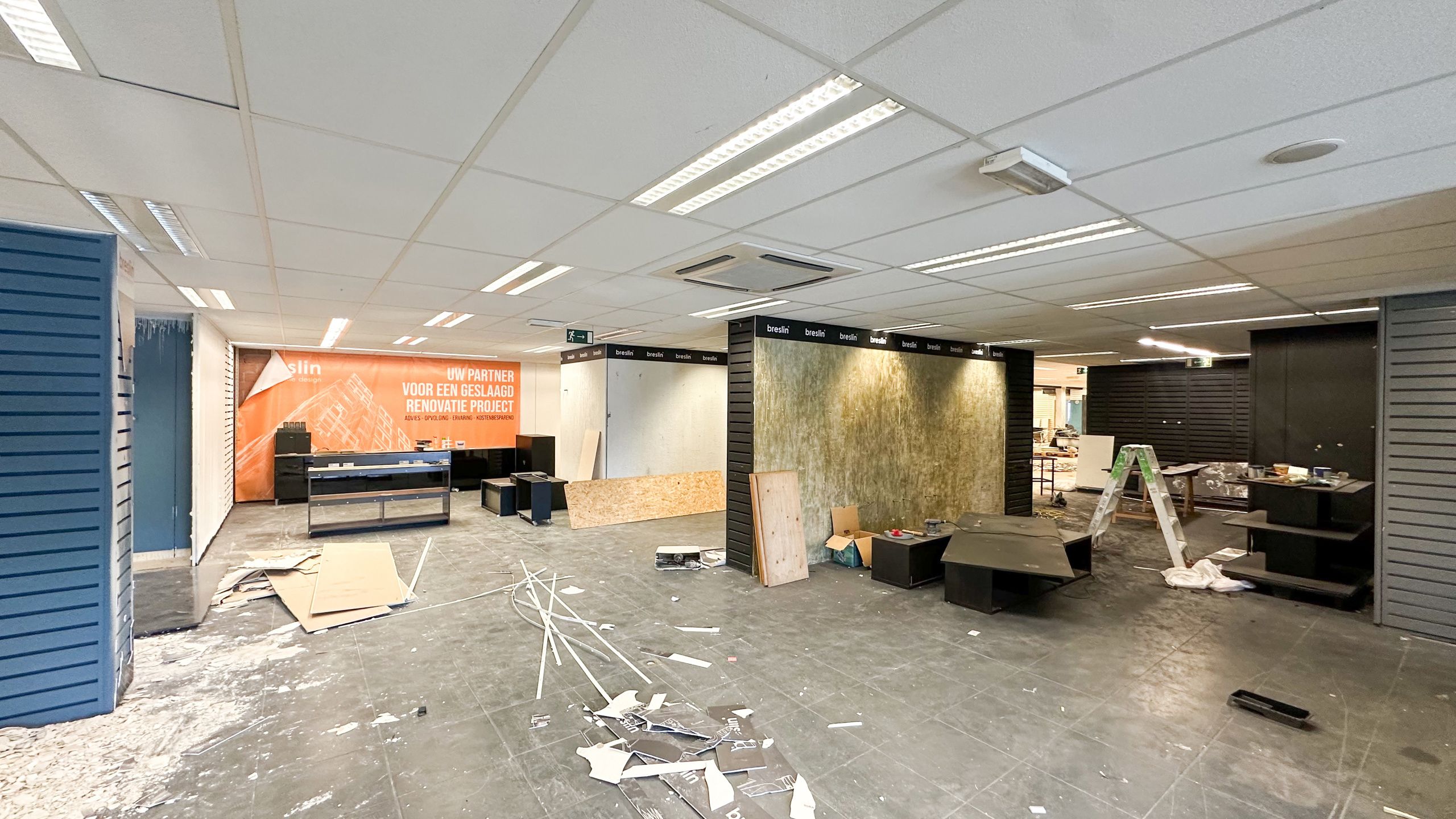showroom van 700m in centrum mt veel parking! foto 7