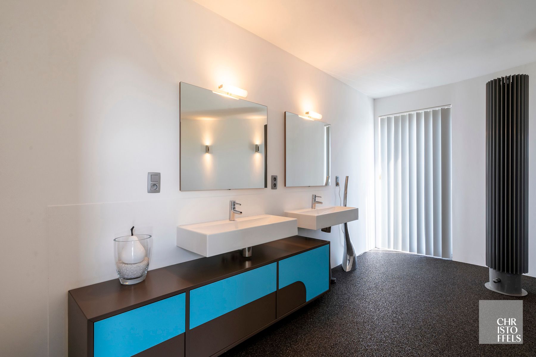 Moderne villa van 320m2 met verwarmd buitenzwembad foto 14