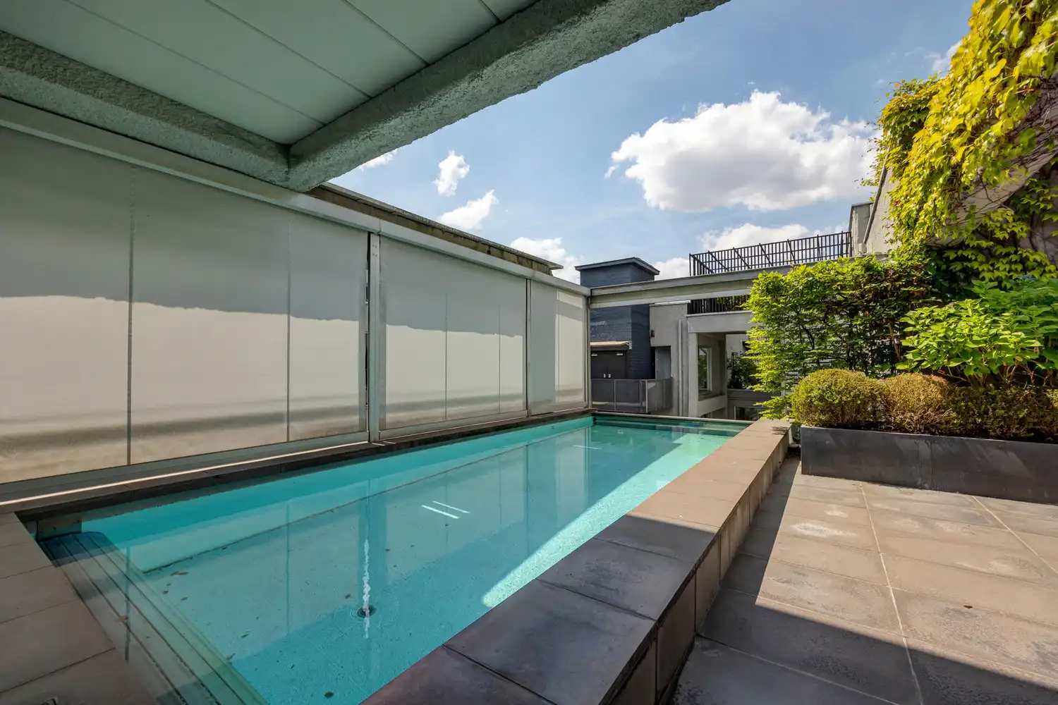 LUXUEUZE LOFT (341m²) MET TUIN (200m²), ZWEMBAD EN SAUNA IN LUXEPROJECT PAPYRUS TE ZURENBORG-ANTWERPEN foto {{pictureIndex}}