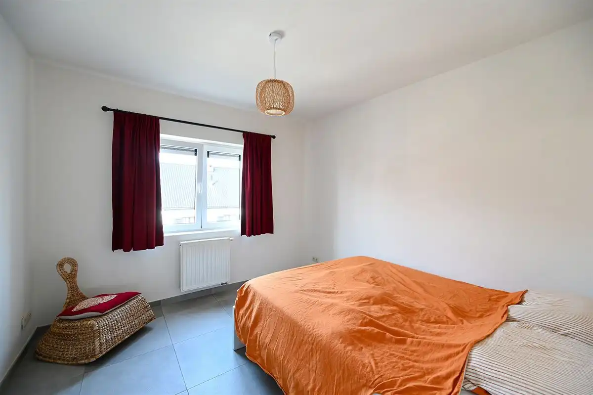 Appartement met 2 slaapkamers, groot terras en garage foto 9