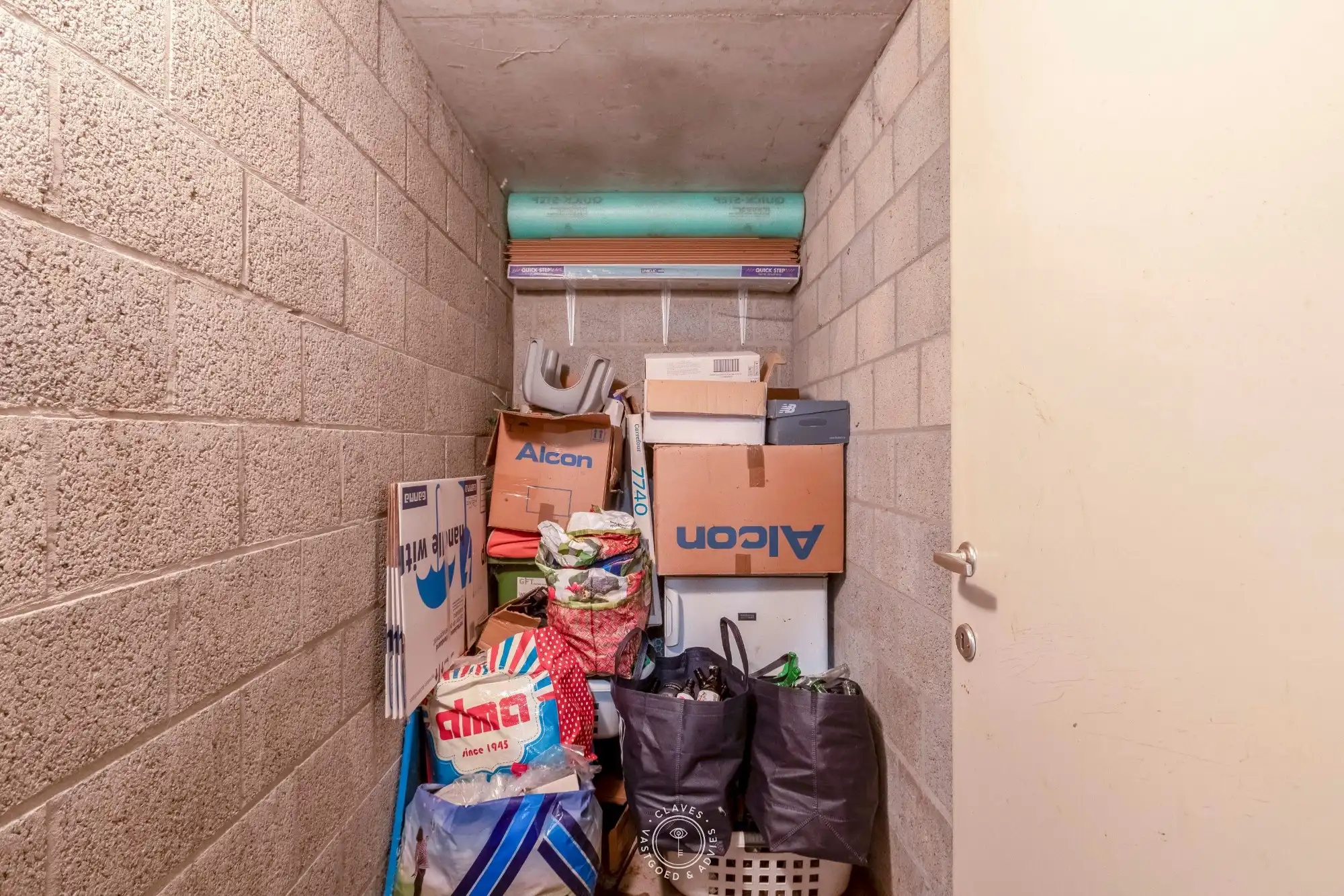 Praktische studio met terras en autostaanplaats foto 10