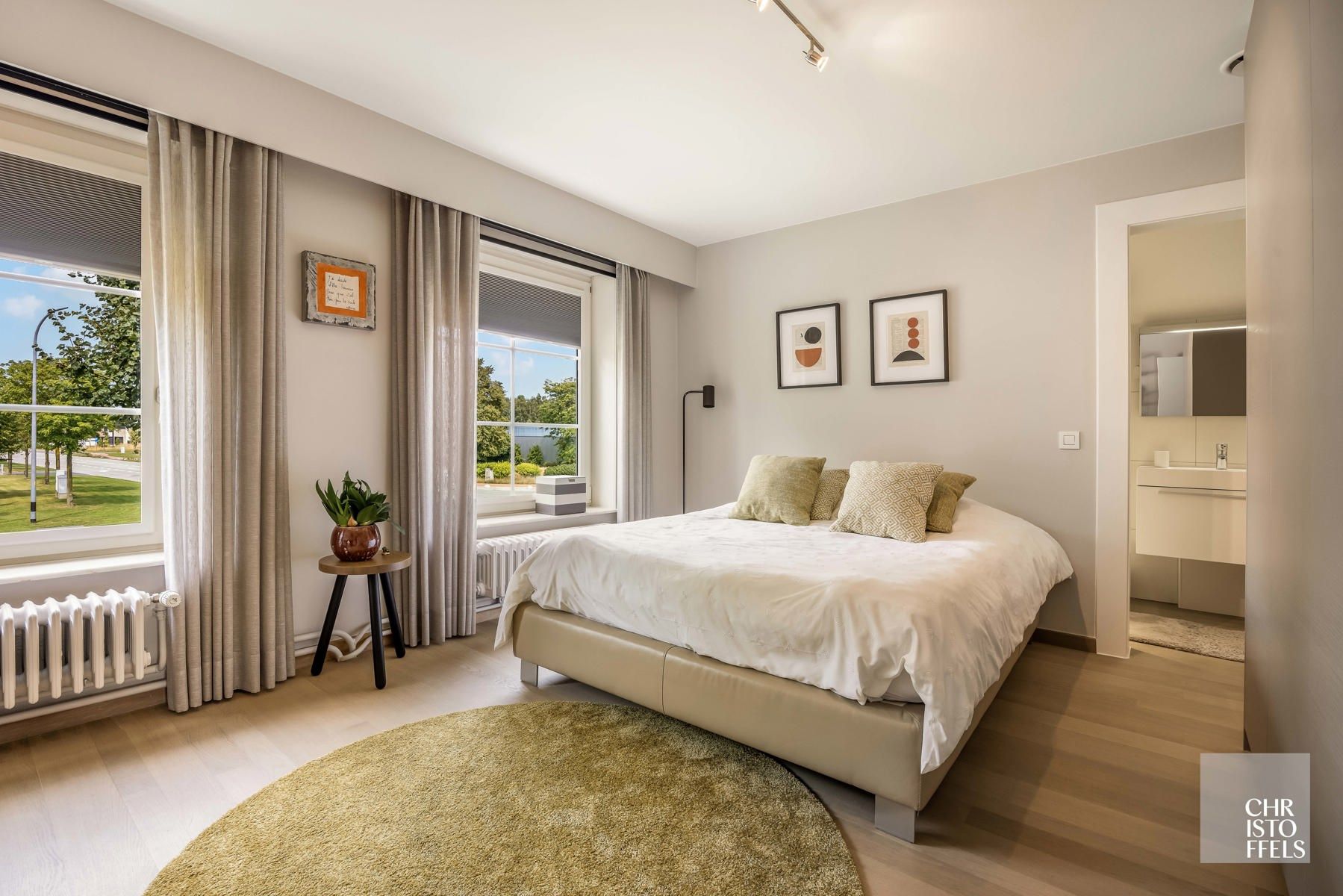 Eigentijdse villa (428m²) met zwembad en 2de woning (187m²)!  foto 16