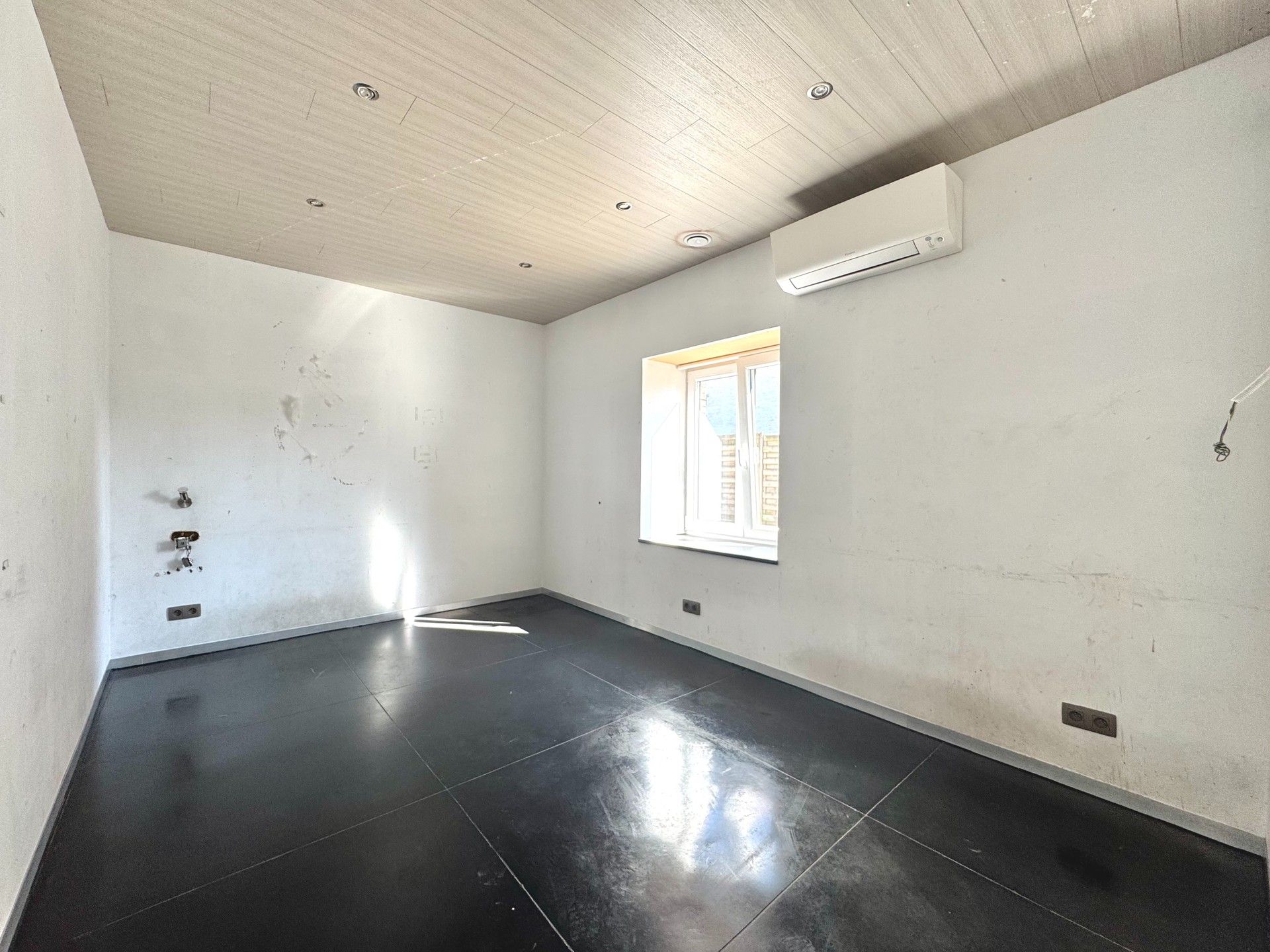 VRIJSTAANDE ENERGIEZUINIGE WONING MET GROTE GARAGE - 836 M² foto 26