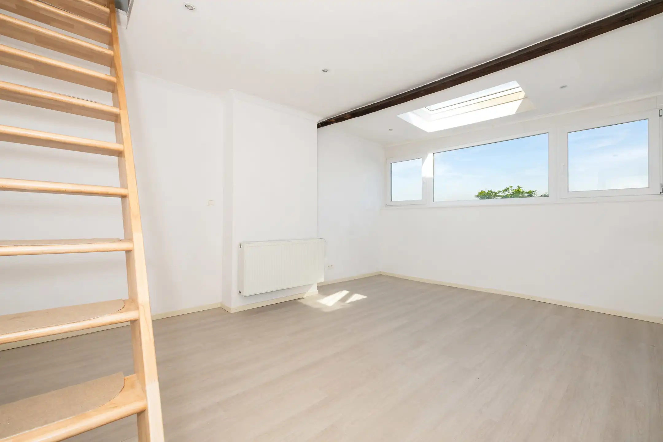 APPARTEMENTENGEBOUW MET 4 ERKENDE WOONEENHEDEN   foto 26