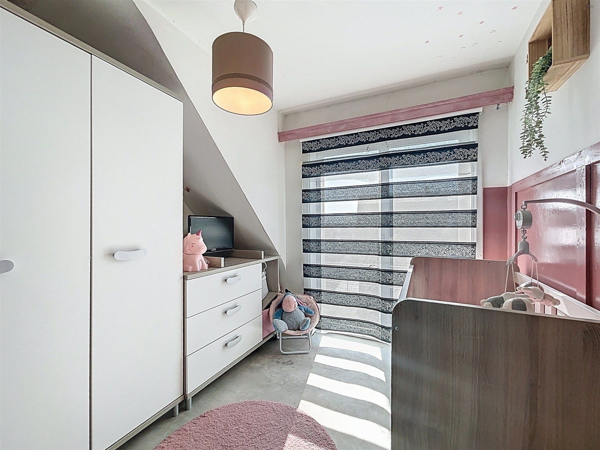 gezinswoning met 6 slaapkamers, 2 badkamers op toplocatie foto 12