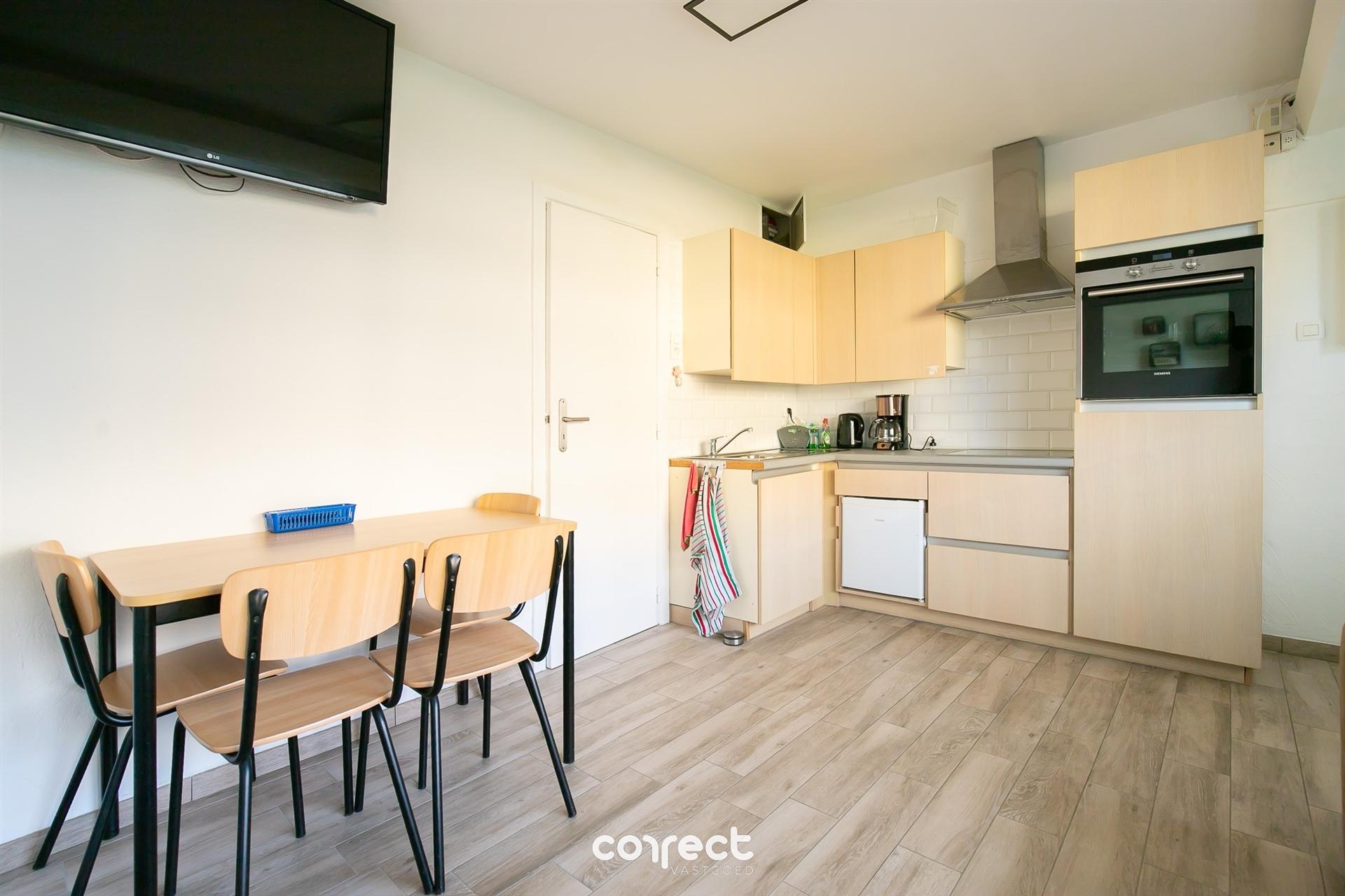 Appartement op amper 15 minuten wandelen van het strand en de zee. foto 2