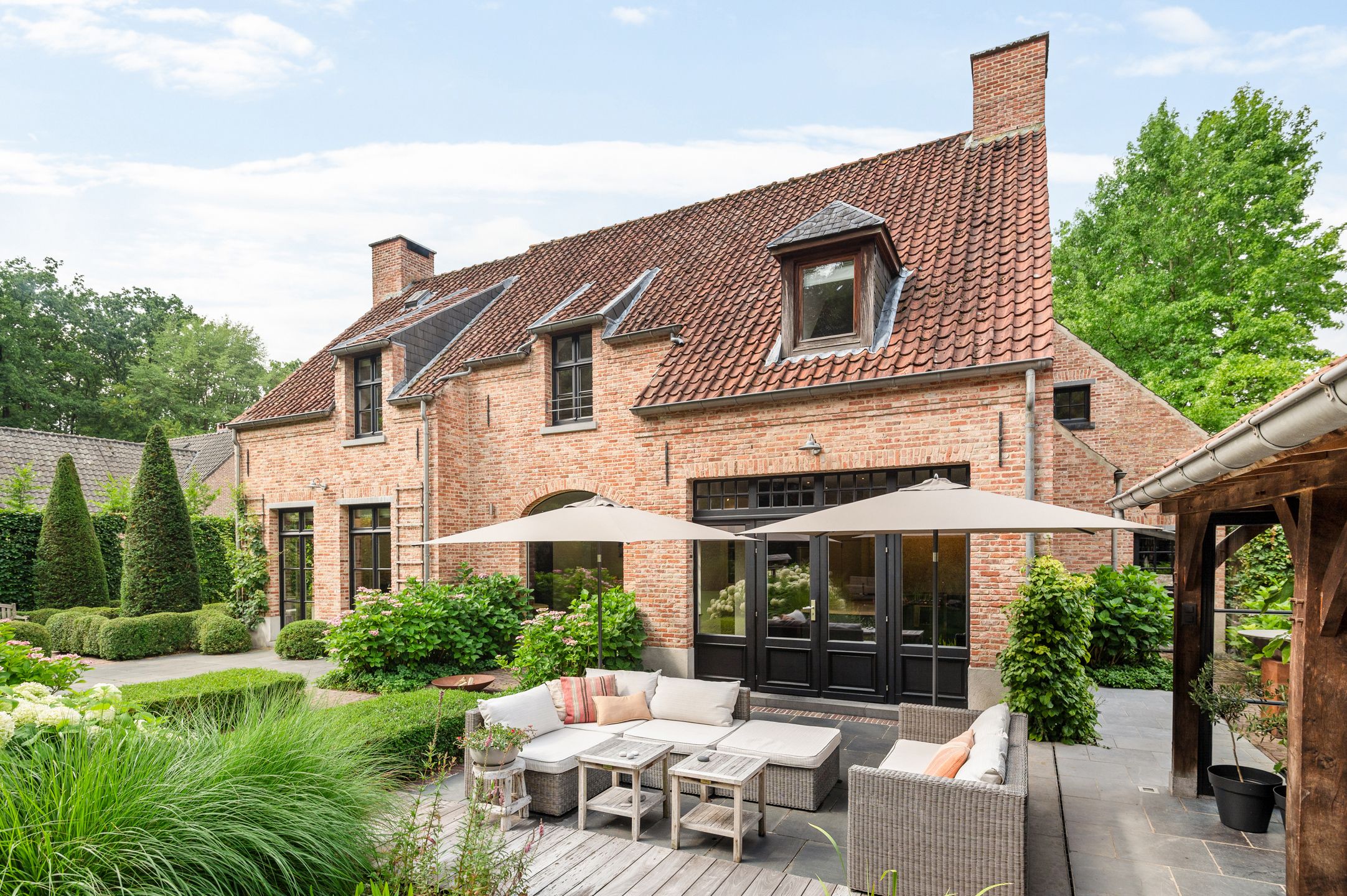 Recente villa met poolhouse en zwemvijver in Zoersel (Halle) foto 5