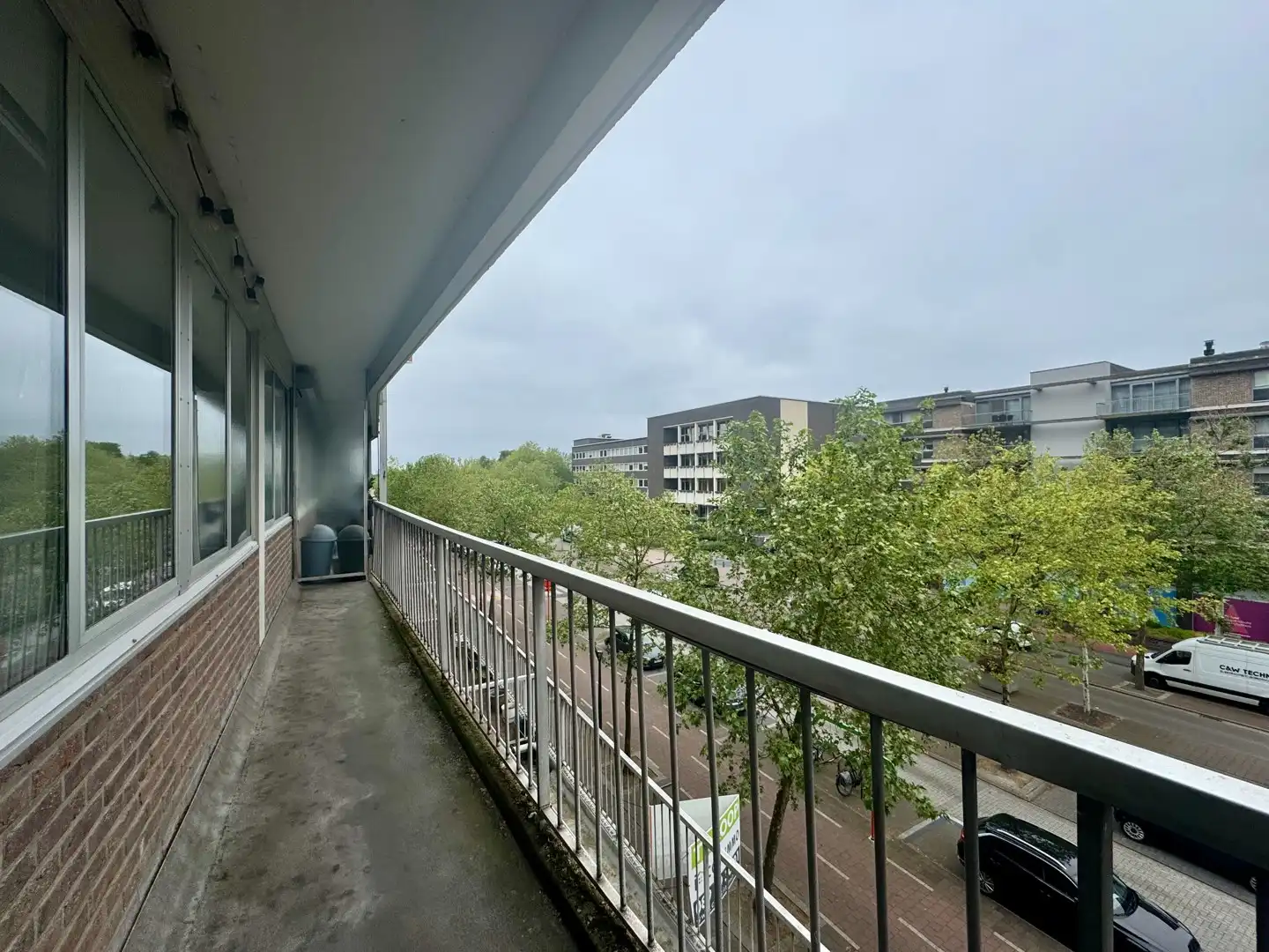 Appartement met 2 slaapkamers én garagebox te huur in Genk centrum! foto 2