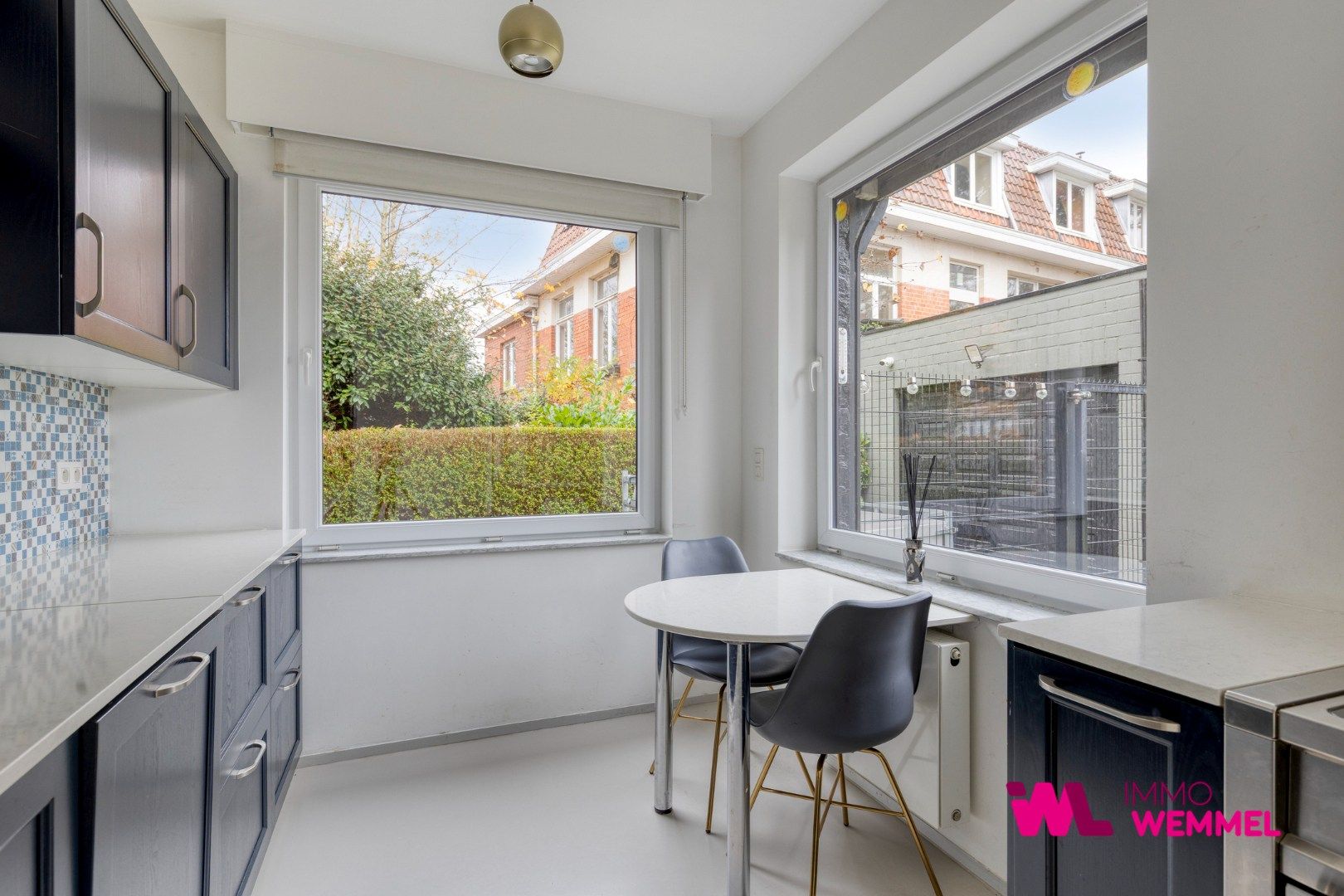 Instapklare gekoppelde woning in het centrum van Wemmel  foto 8