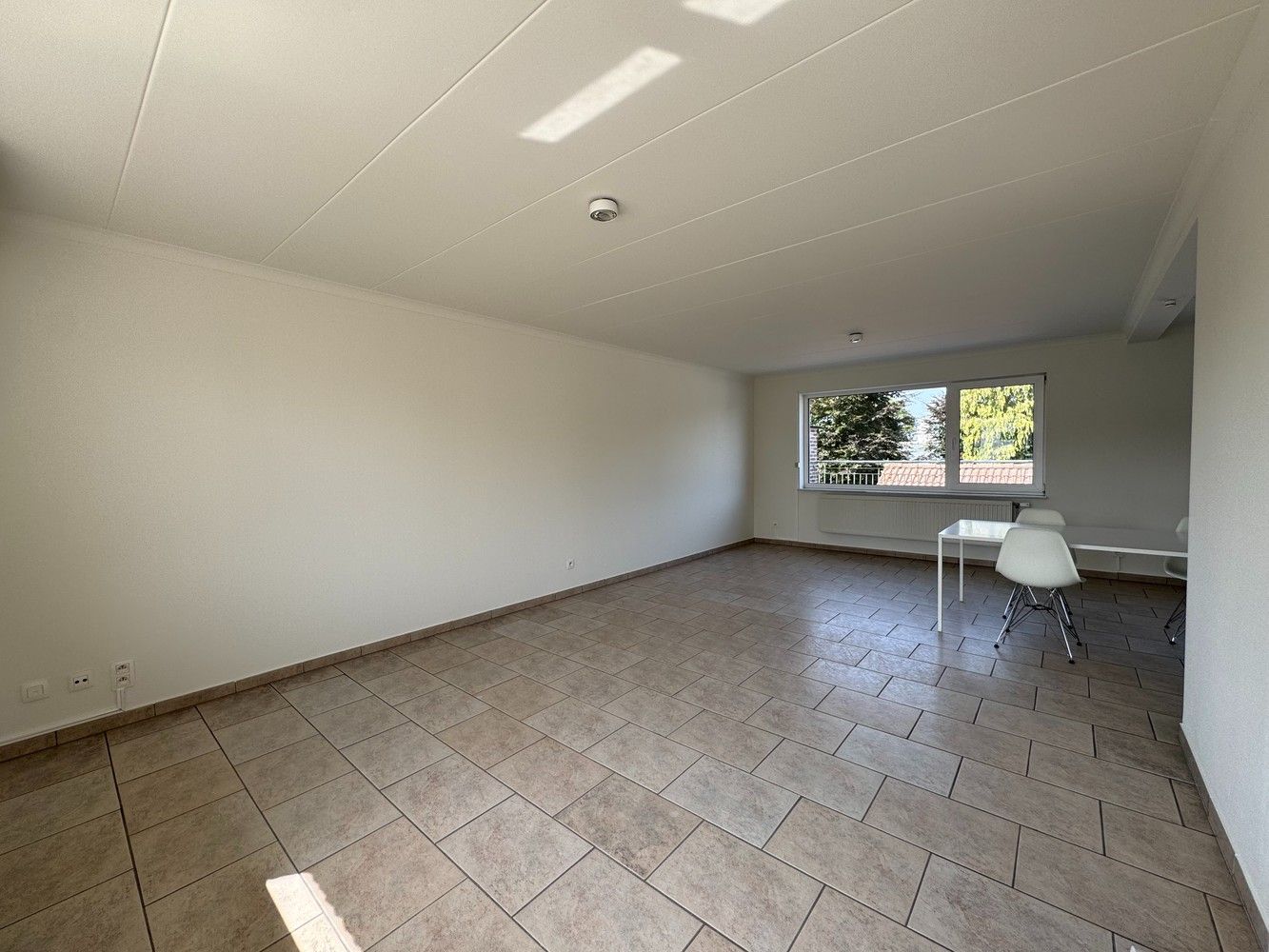 Zeer ruime huurwoning met o.a. 3 slpks en garage foto 8