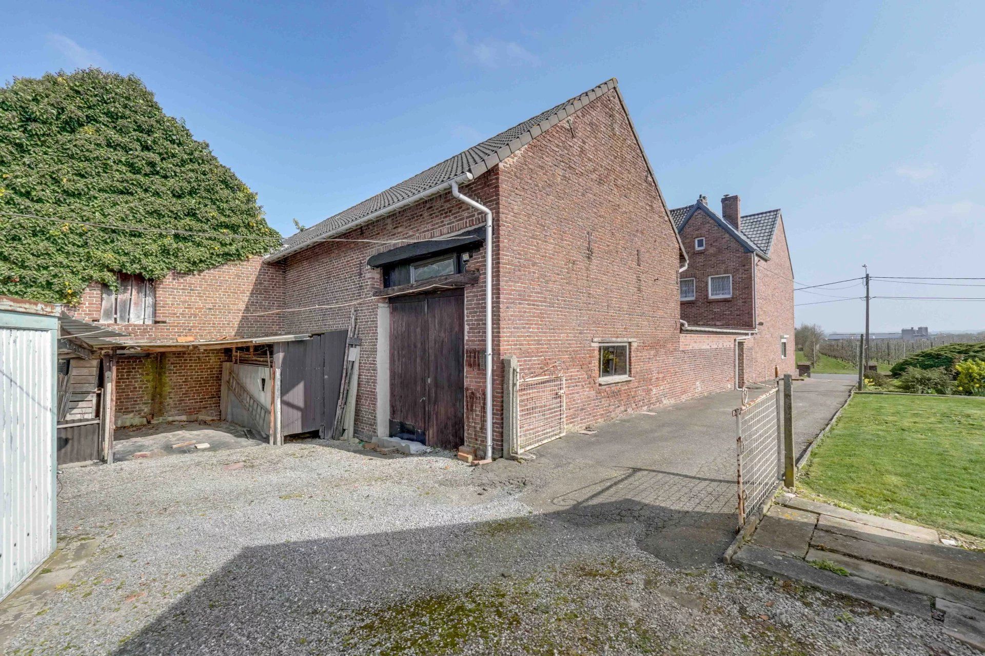 Te renoveren, landelijk gelegen woning/ projectgrond foto 23