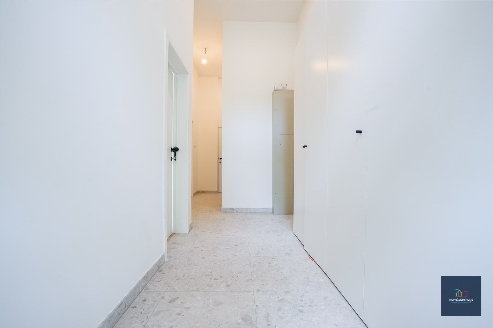 Nieuw 2 slaapkamerappartement  met praktijkmogelijkheden  foto 3