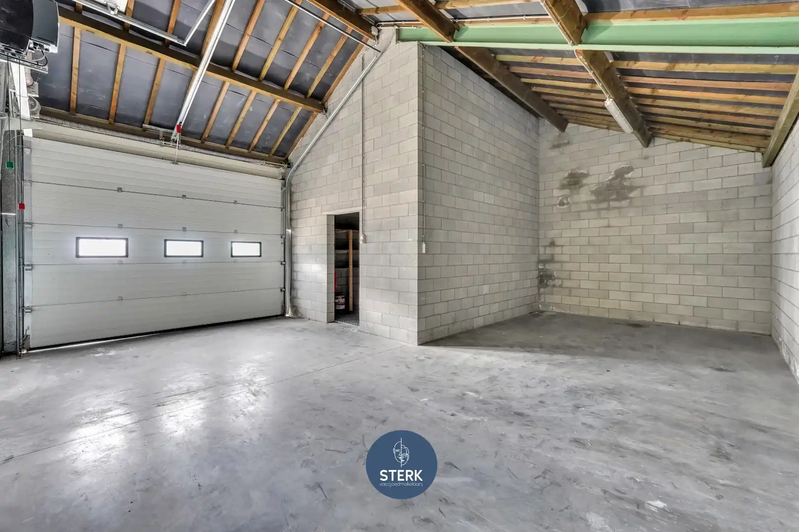 MULTIFUNCTIONEEL BEDRIJFSGEBOUW OP EEN ZICHTLOCATIE NABIJ MAASTRICHT !  foto 15