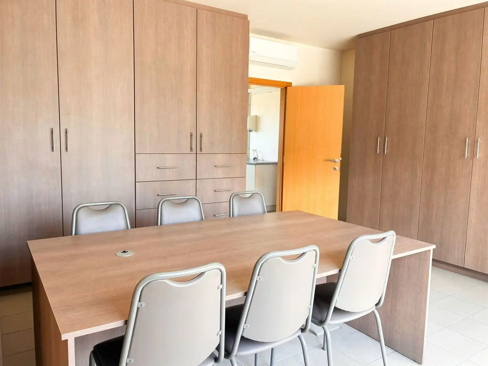 Kantoorruimte 101 m2 met parking  foto 12