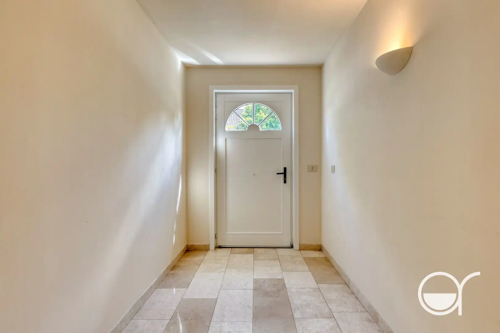 Rustig gelegen villa in doodlopende straat foto 4