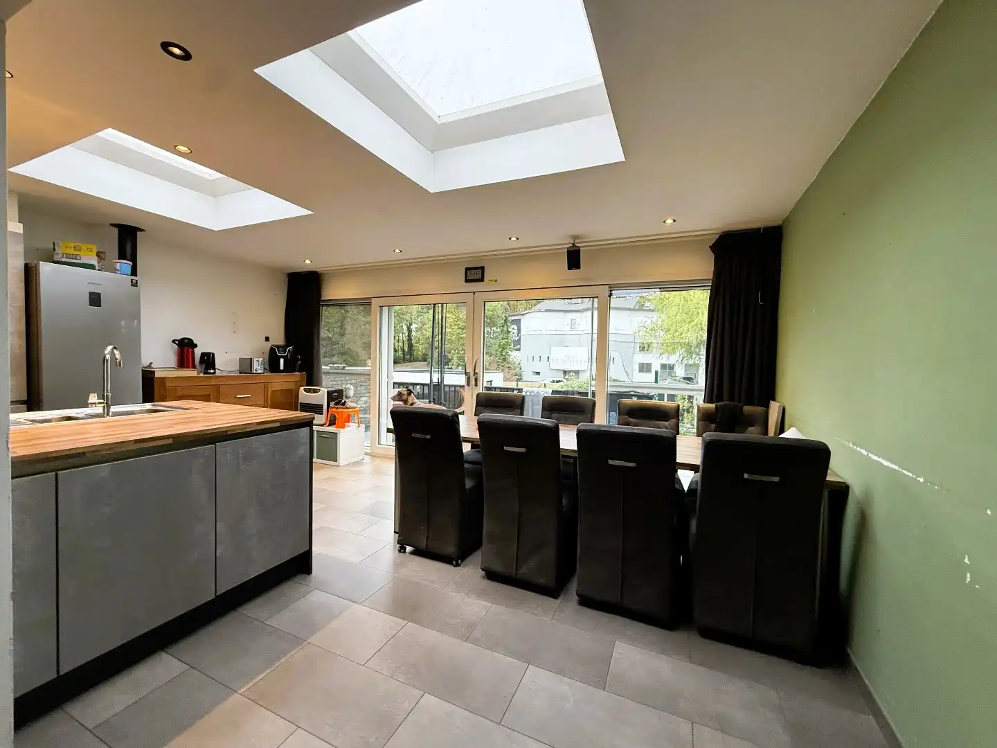 Op te frissen energievriendelijke woning met 4 slaapkamers en garage  foto 6