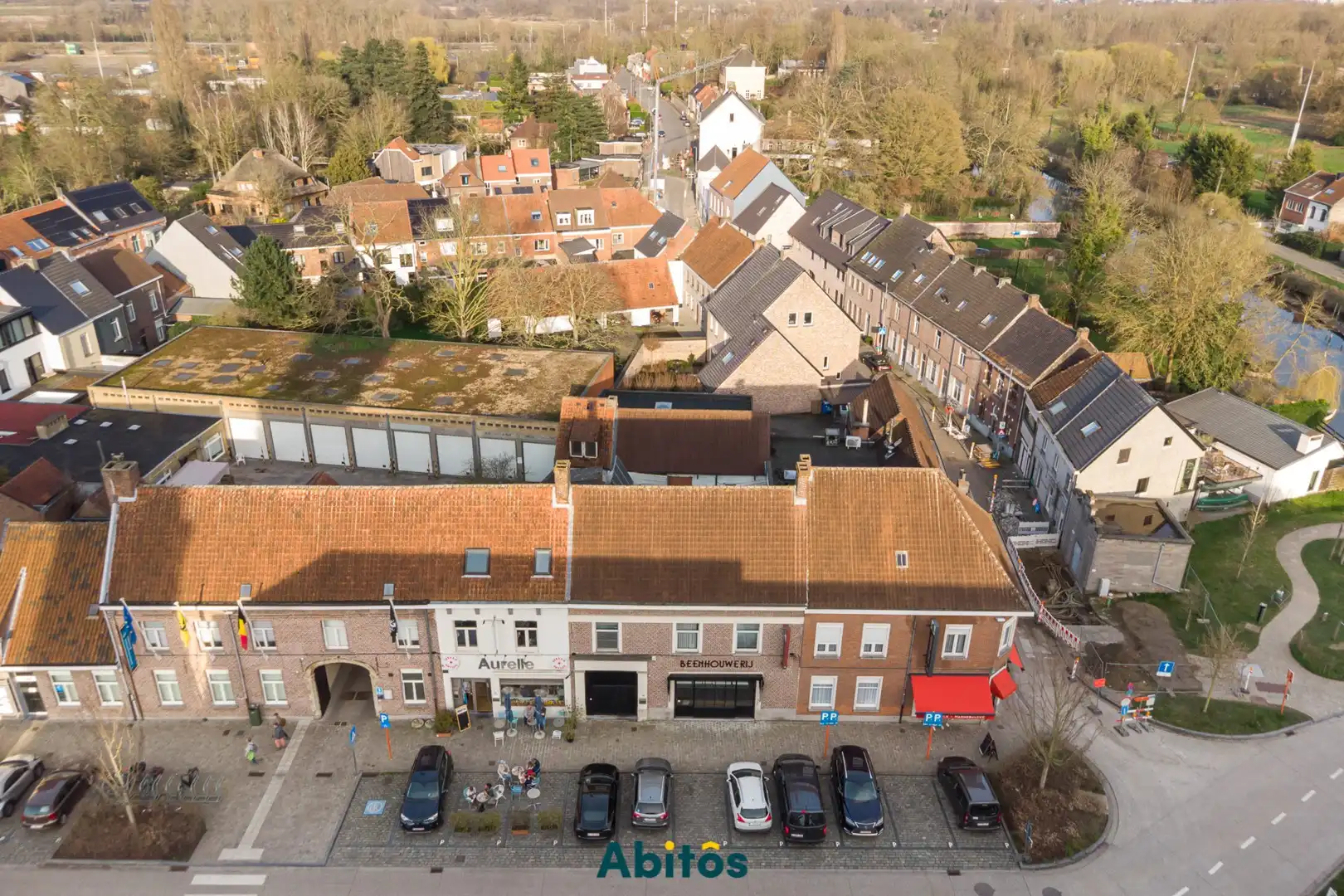 Handelspand op absolute topligging in het centrum van Drongen foto 17